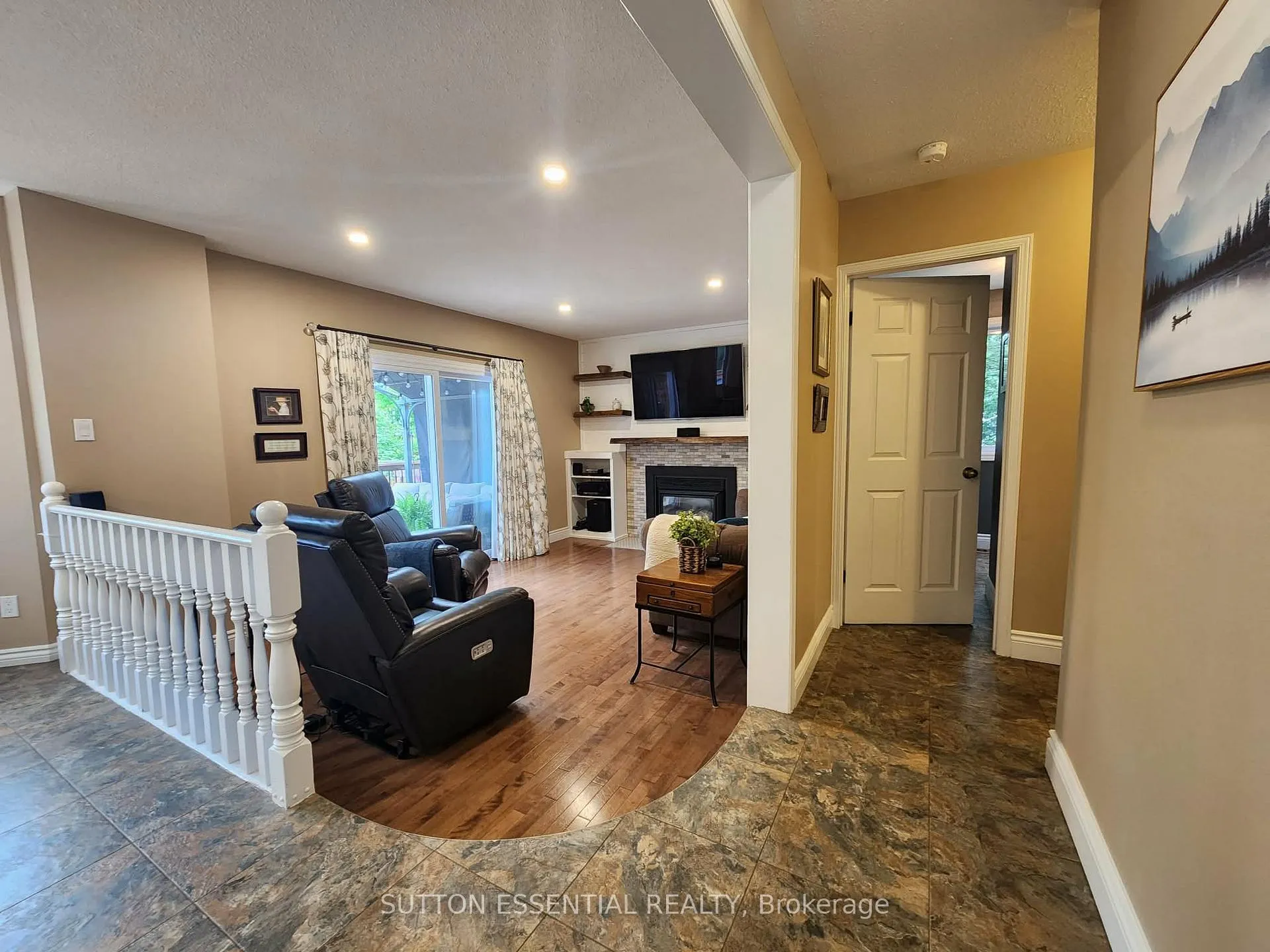 Photo 18 of 136 Margaret Place, Brockville — HOMEH