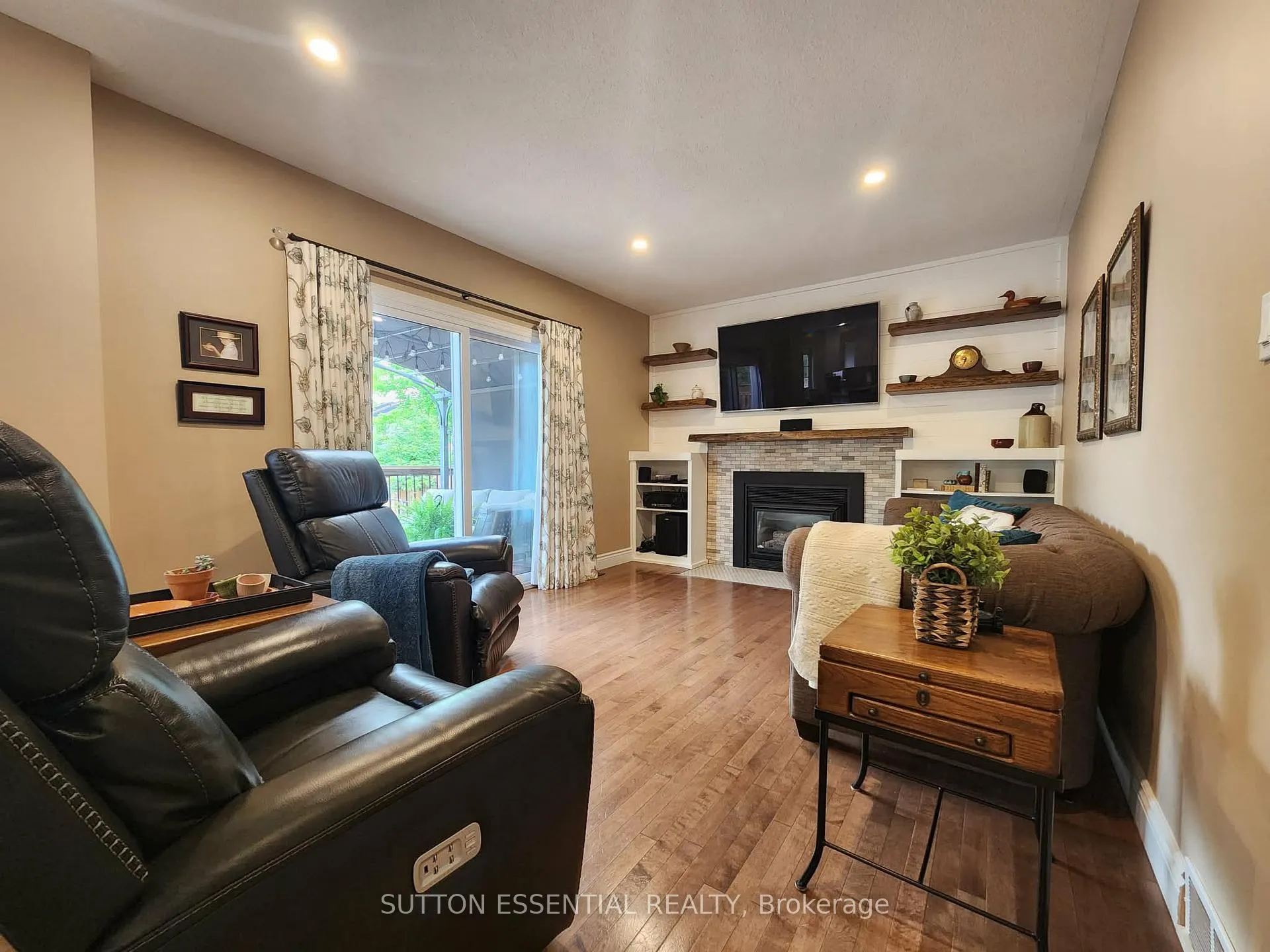 Photo 19 of 136 Margaret Place, Brockville — HOMEH