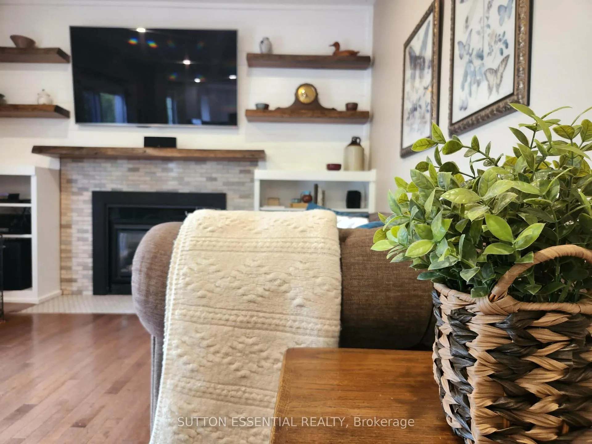 Photo 20 of 136 Margaret Place, Brockville — HOMEH