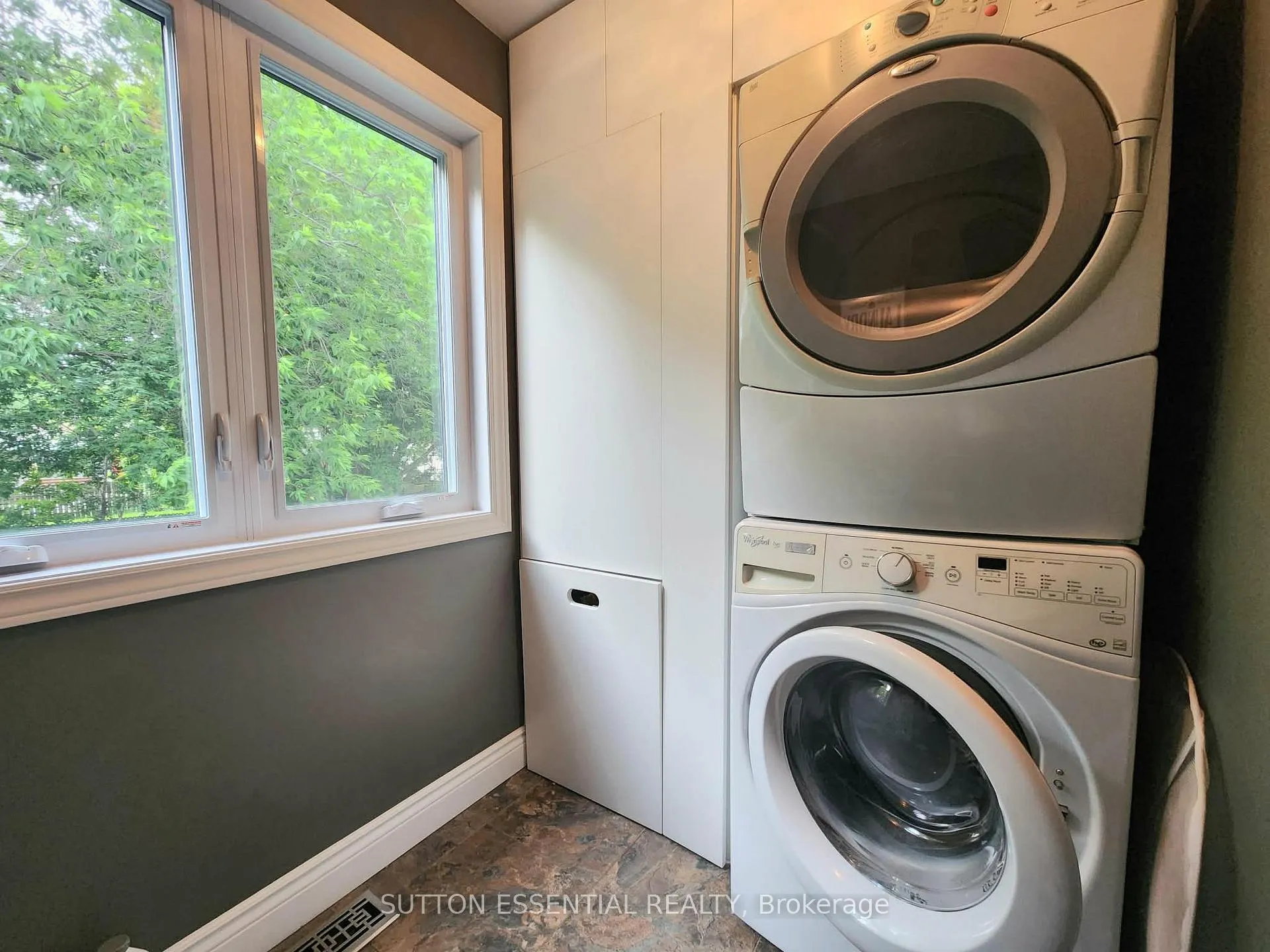 Photo 25 of 136 Margaret Place, Brockville — HOMEH