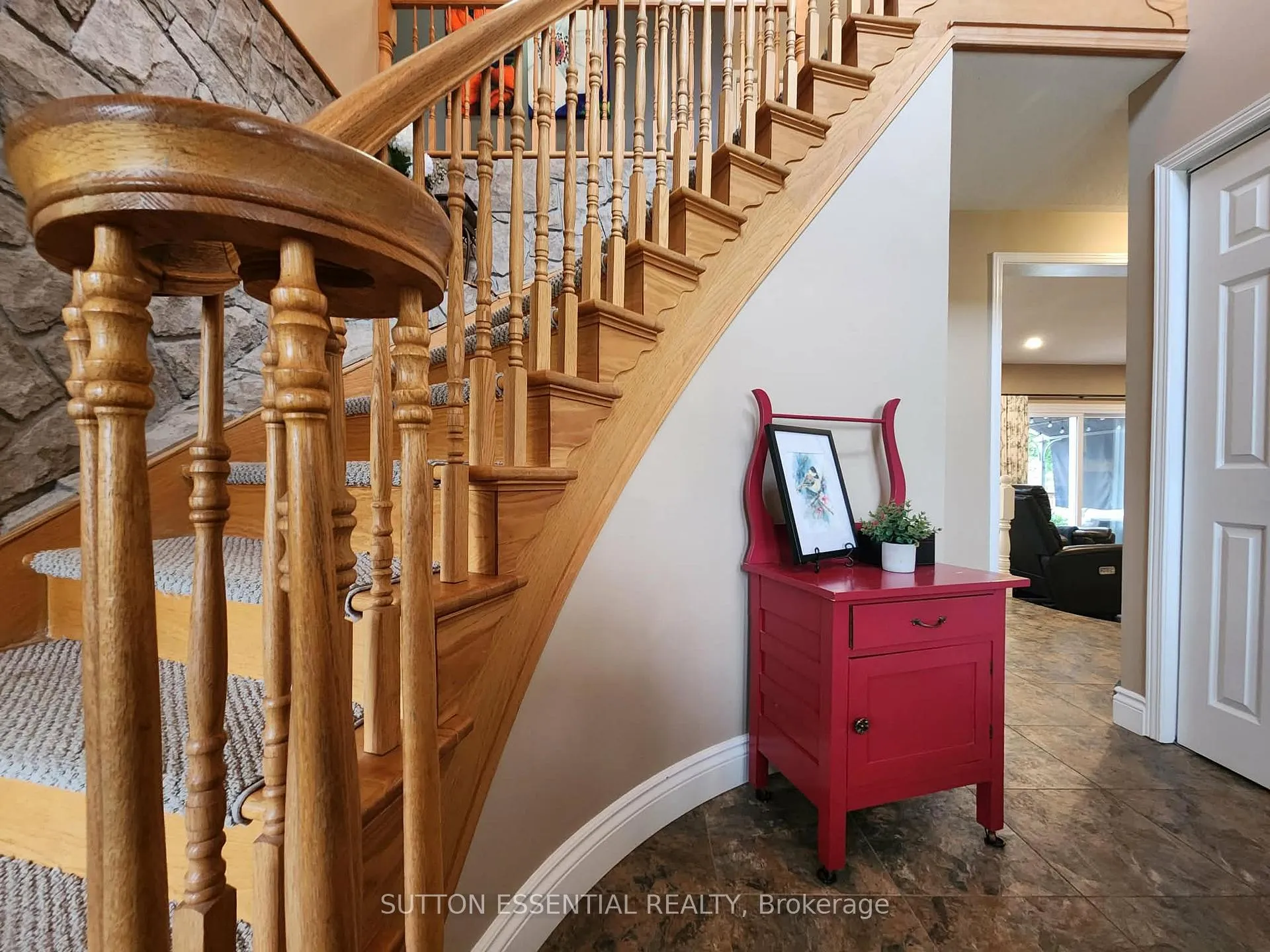 Photo 26 of 136 Margaret Place, Brockville — HOMEH