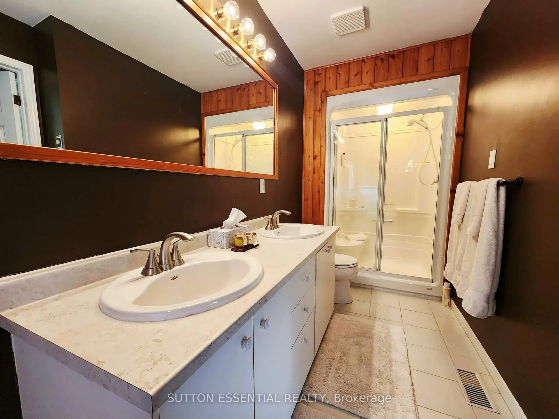 Photo 33 of 136 Margaret Place, Brockville — HOMEH