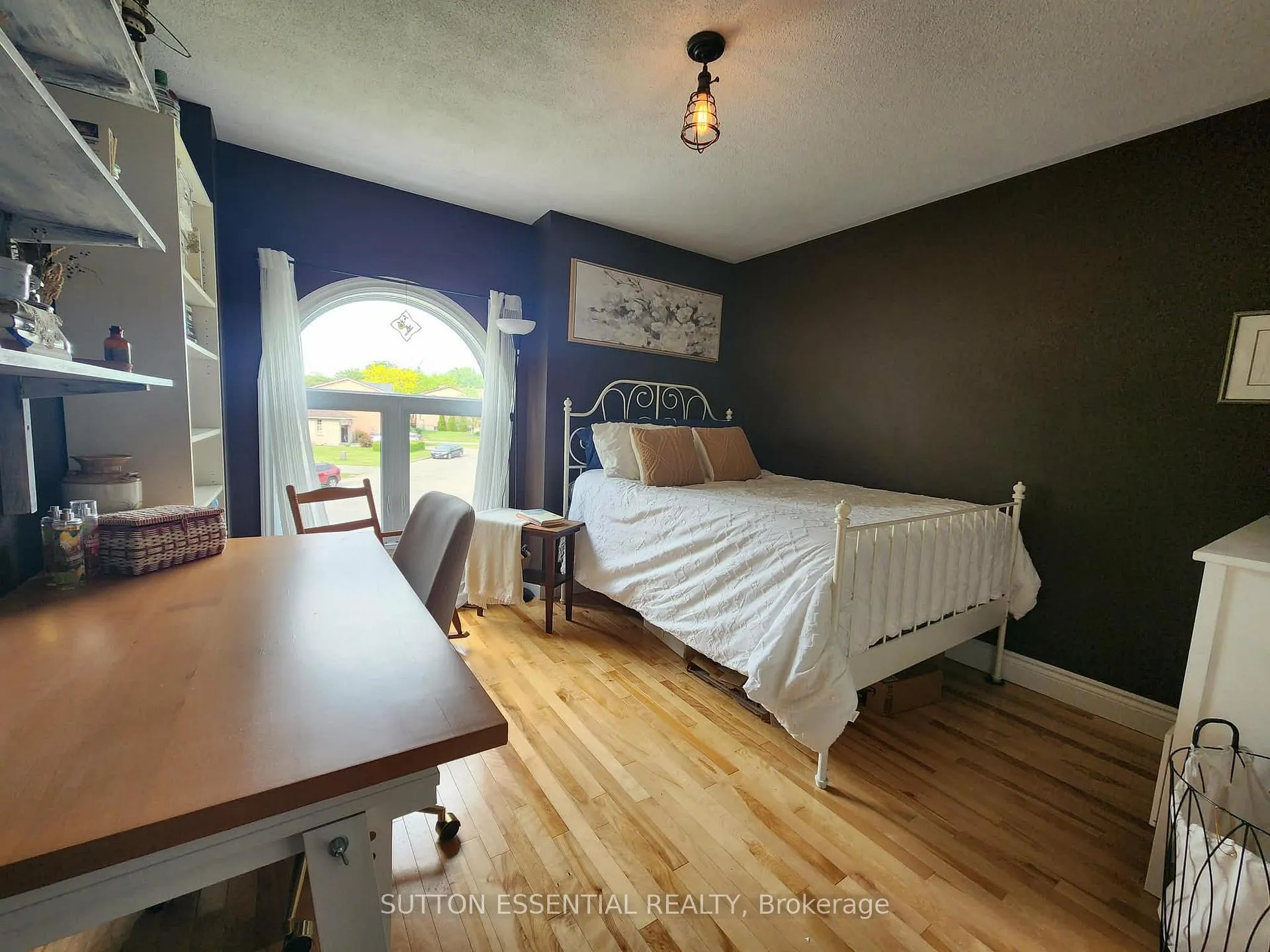 Photo 34 of 136 Margaret Place, Brockville — HOMEH