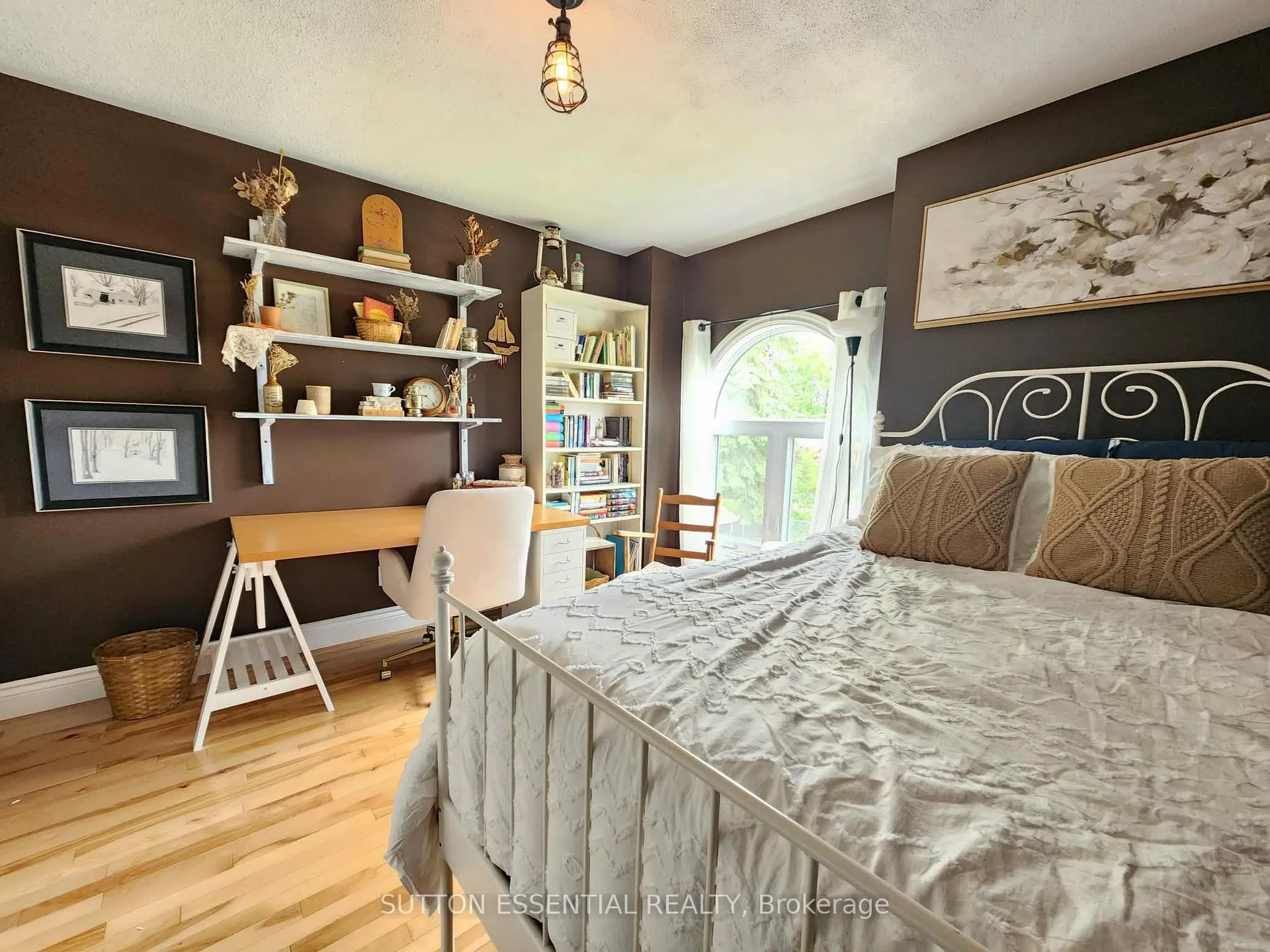 Photo 35 of 136 Margaret Place, Brockville — HOMEH