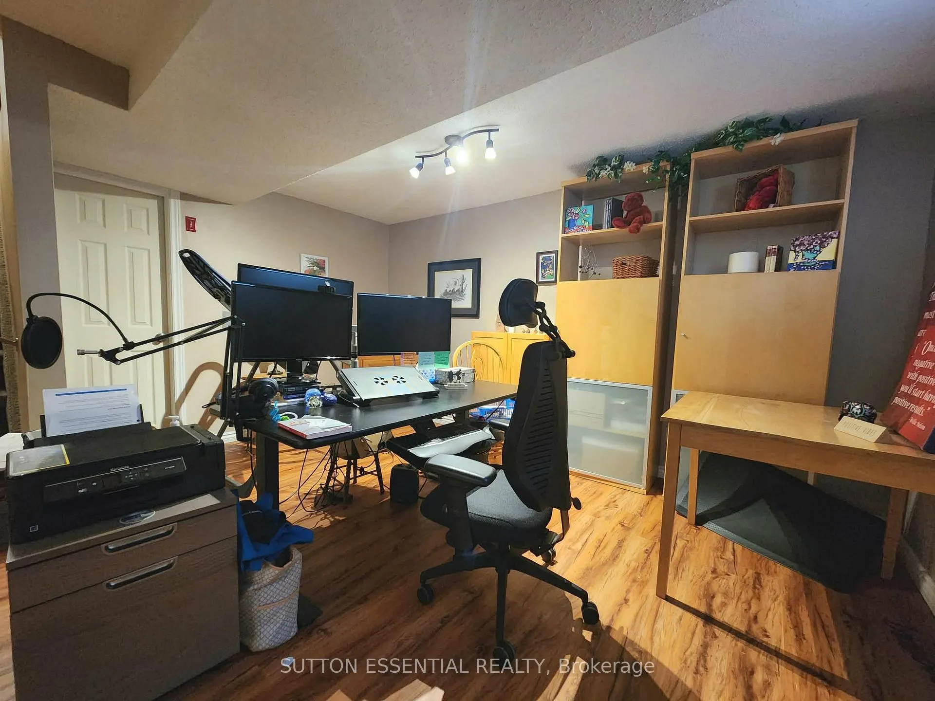 Photo 41 of 136 Margaret Place, Brockville — HOMEH