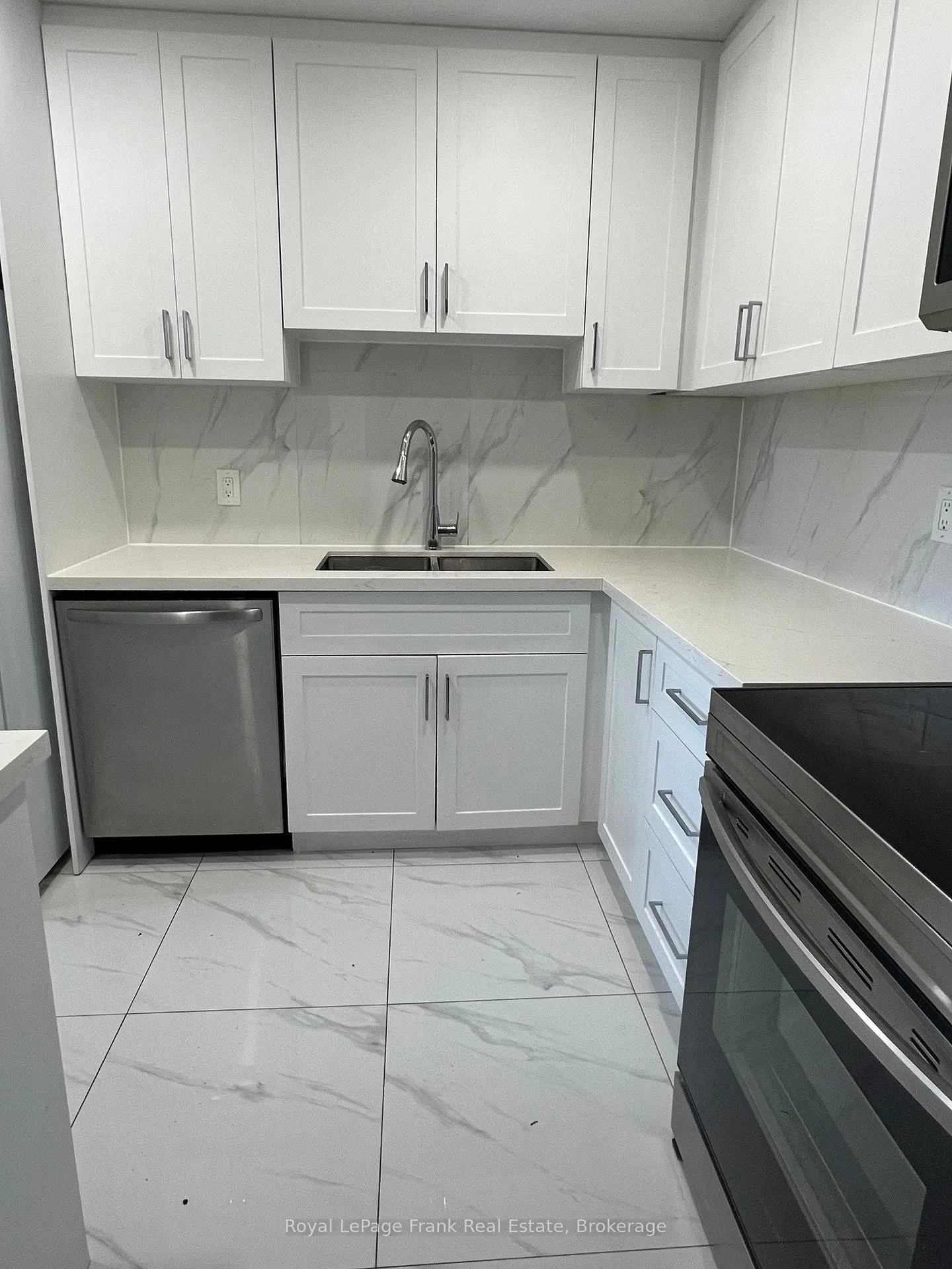 Photo 3 of Unit 409, 131 Taunton Road E, Oshawa, Centennial — HOMEH