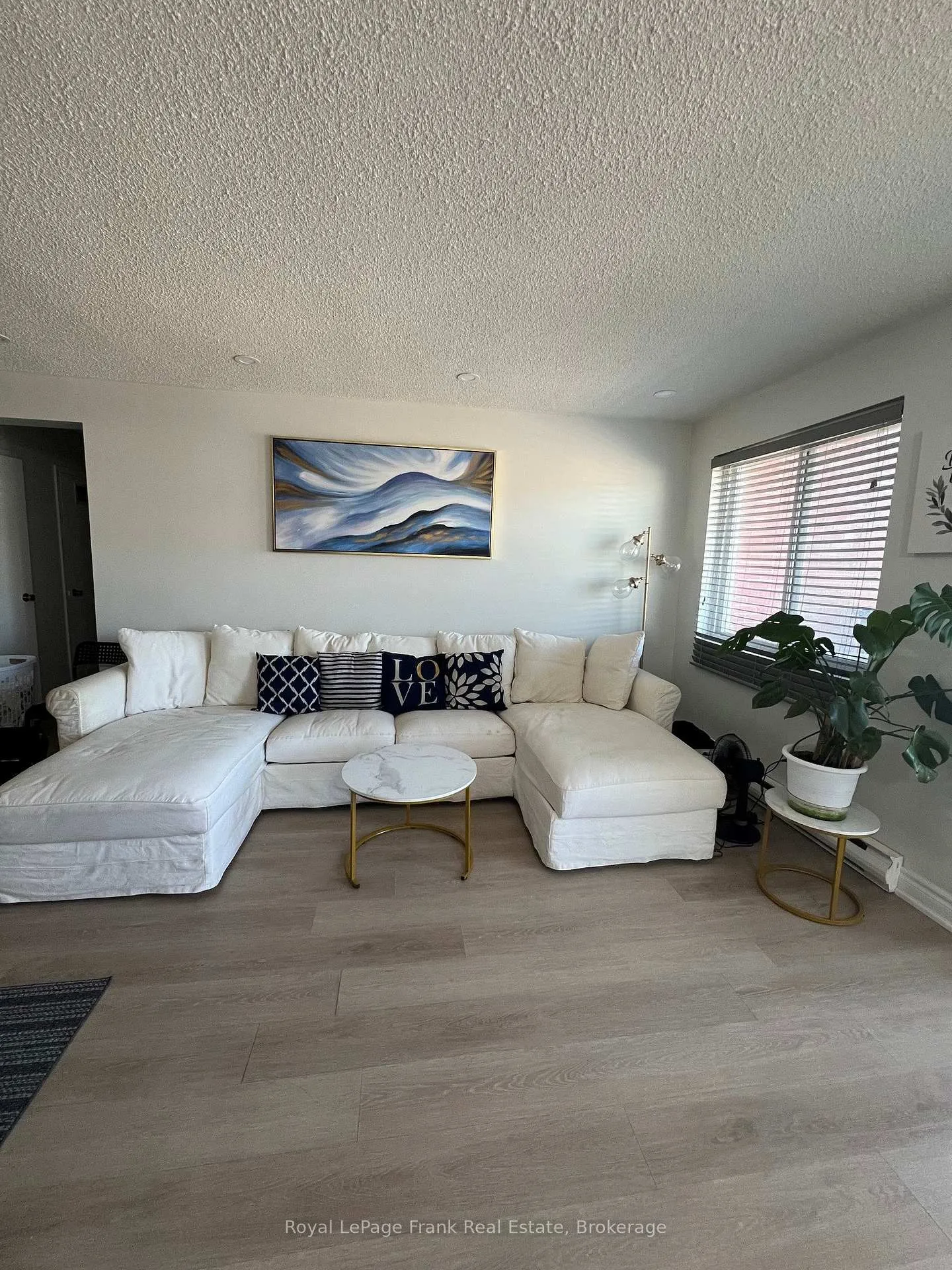 Photo 10 of Unit 409, 131 Taunton Road E, Oshawa, Centennial — HOMEH