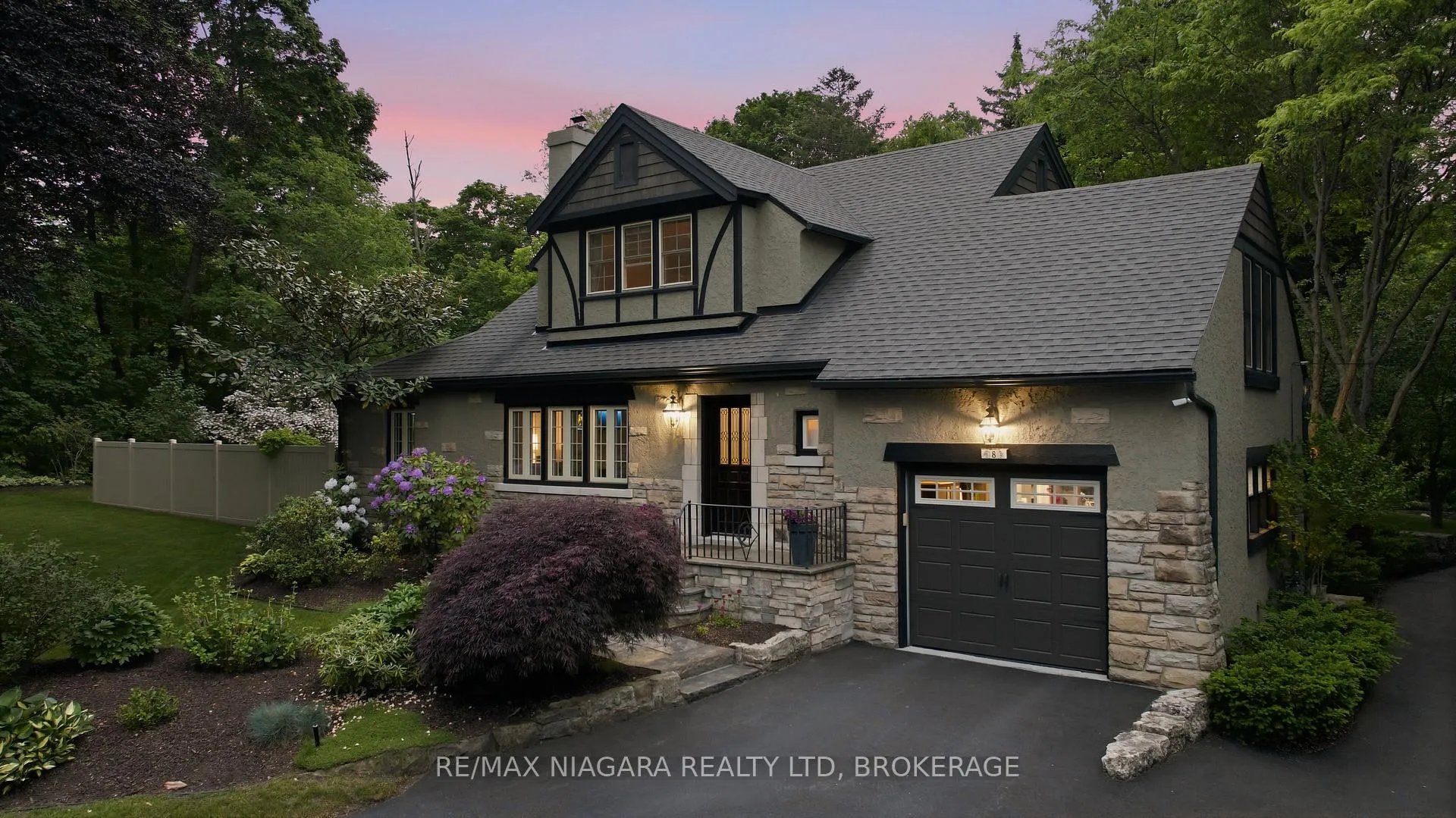 Photo 2 of 8 Giles Crescent, Pelham, Fonthill — HOMEH