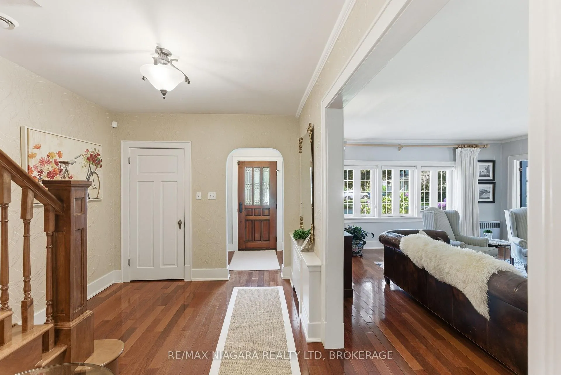 Photo 5 of 8 Giles Crescent, Pelham, Fonthill — HOMEH