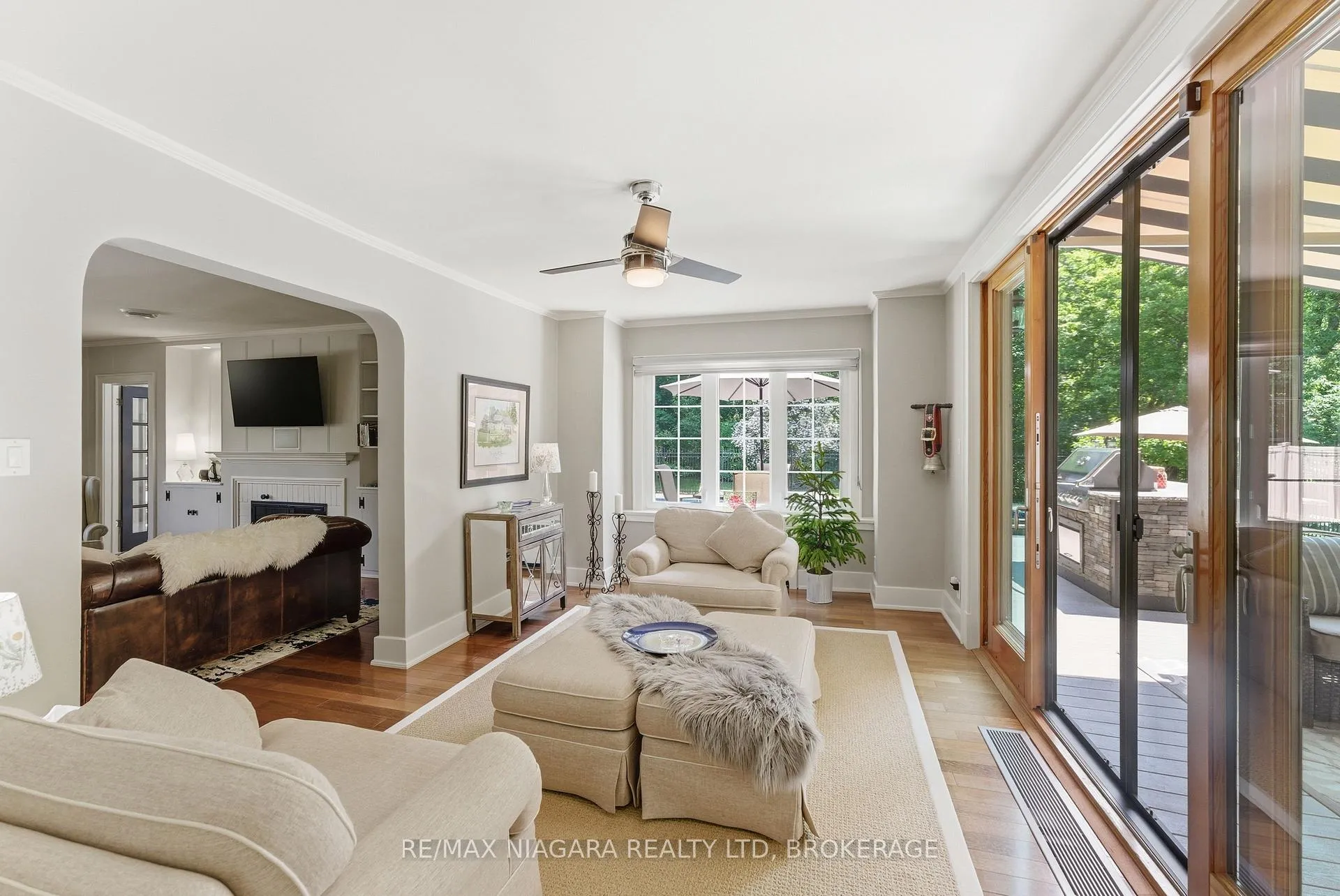 Photo 10 of 8 Giles Crescent, Pelham, Fonthill — HOMEH