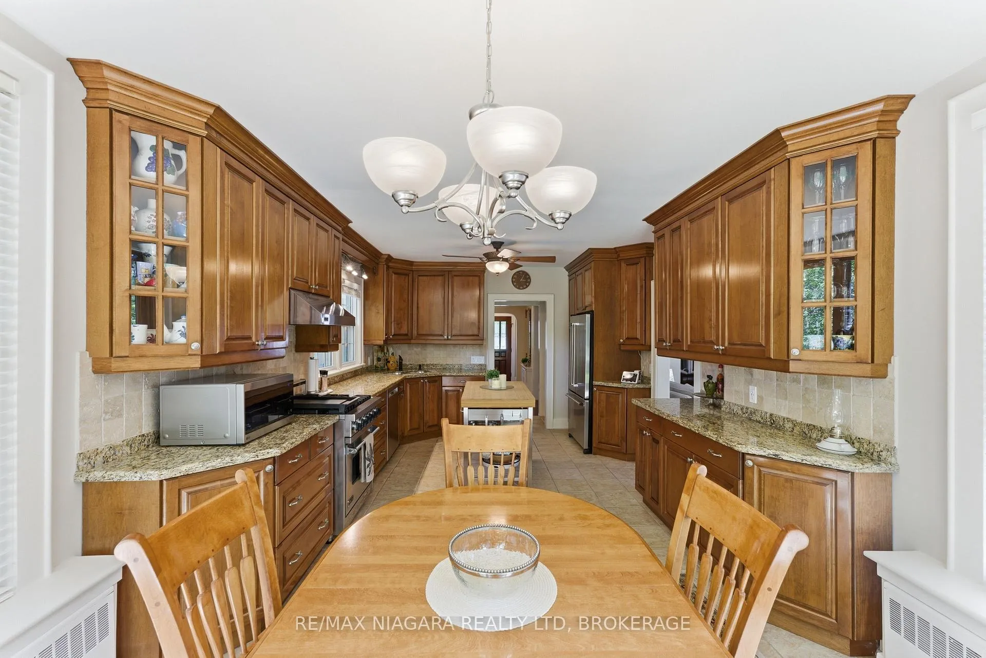 Photo 13 of 8 Giles Crescent, Pelham, Fonthill — HOMEH