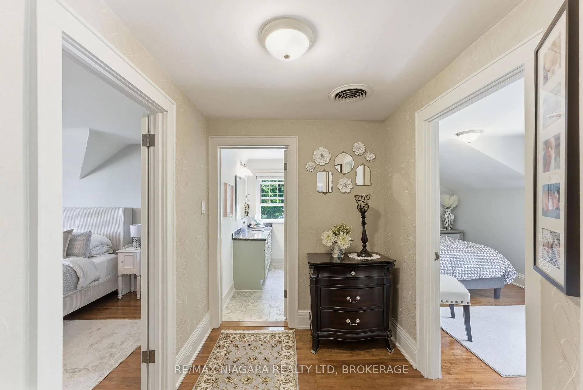 Photo 14 of 8 Giles Crescent, Pelham, Fonthill — HOMEH
