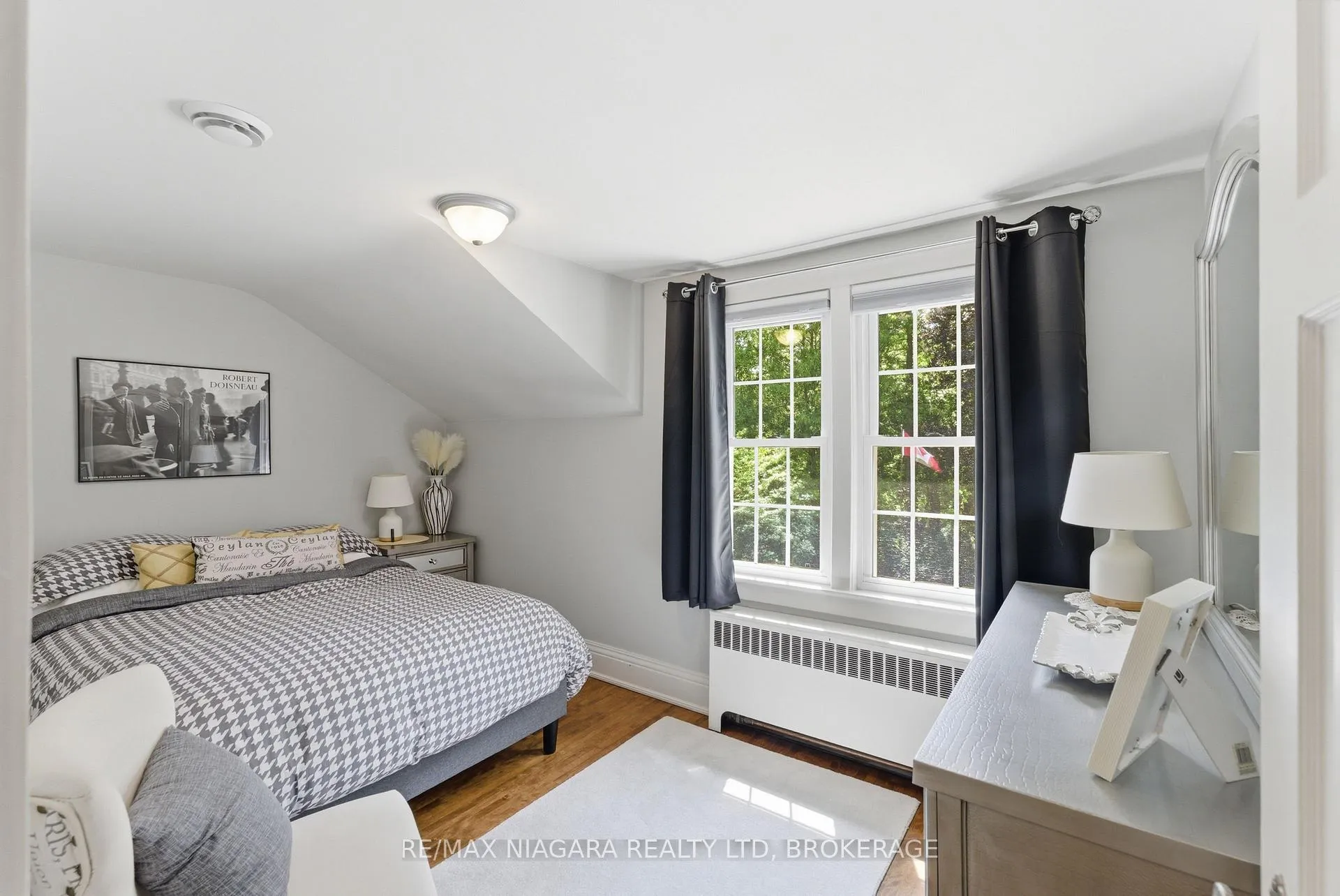 Photo 20 of 8 Giles Crescent, Pelham, Fonthill — HOMEH