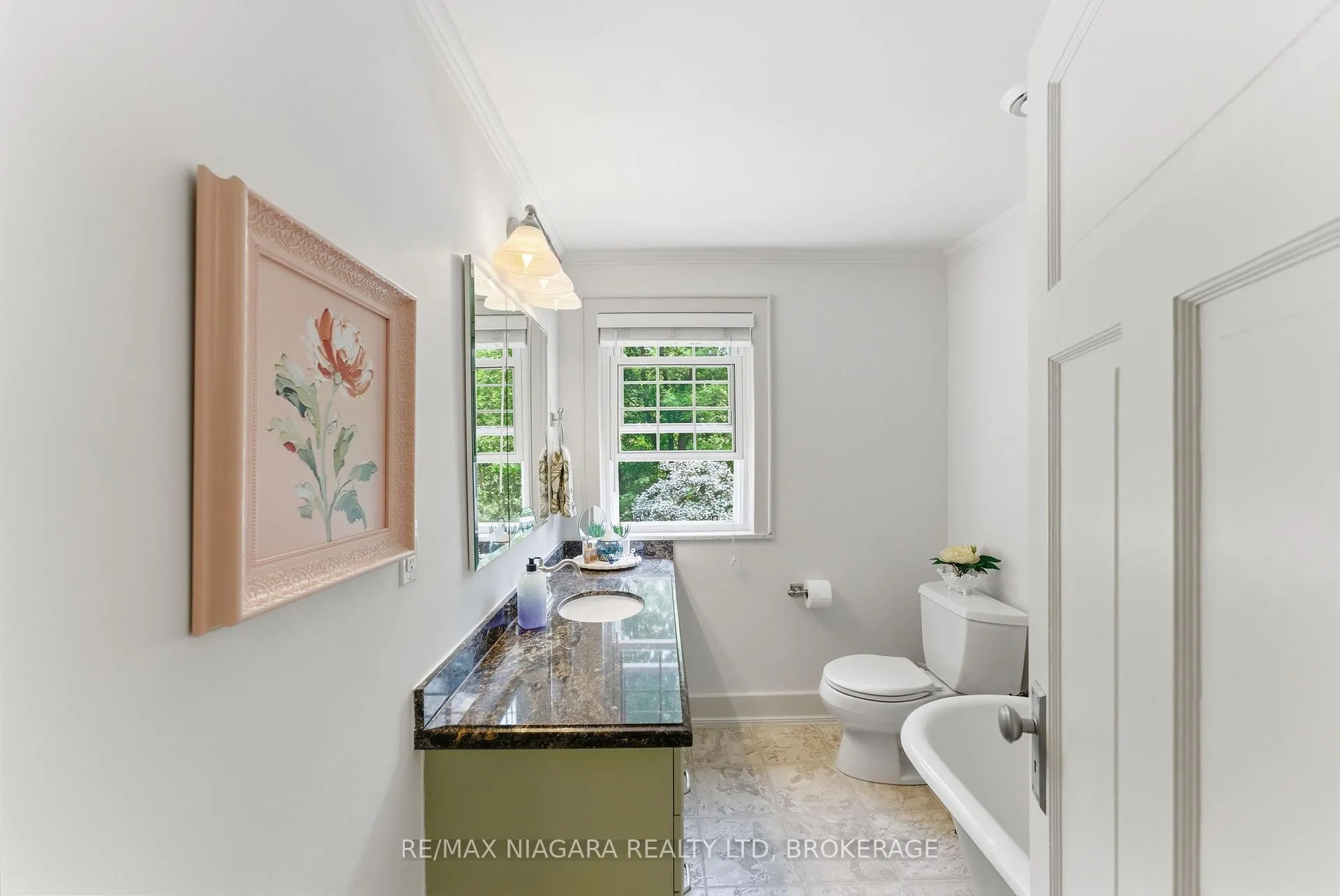 Photo 21 of 8 Giles Crescent, Pelham, Fonthill — HOMEH
