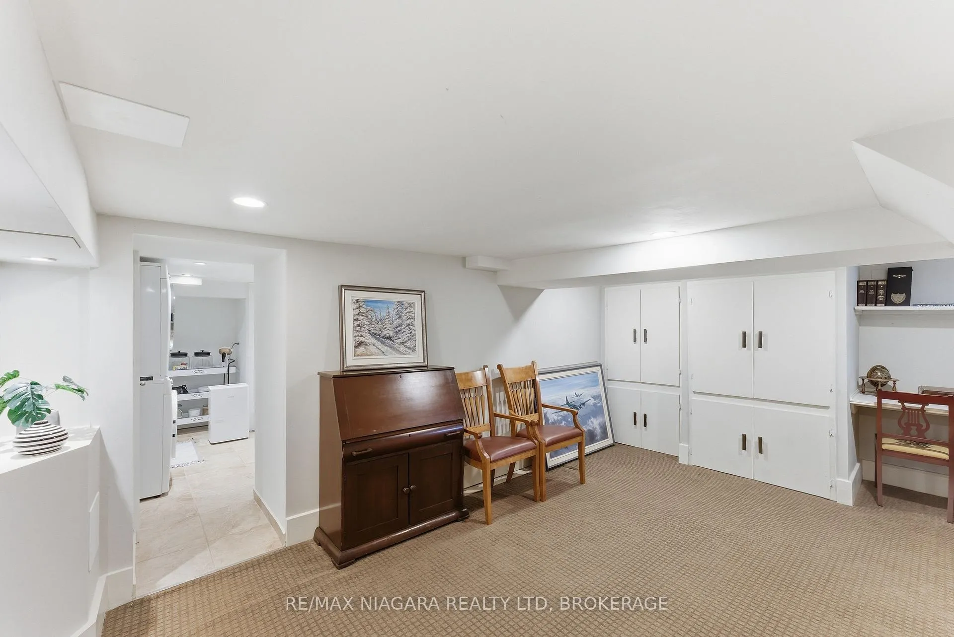 Photo 24 of 8 Giles Crescent, Pelham, Fonthill — HOMEH