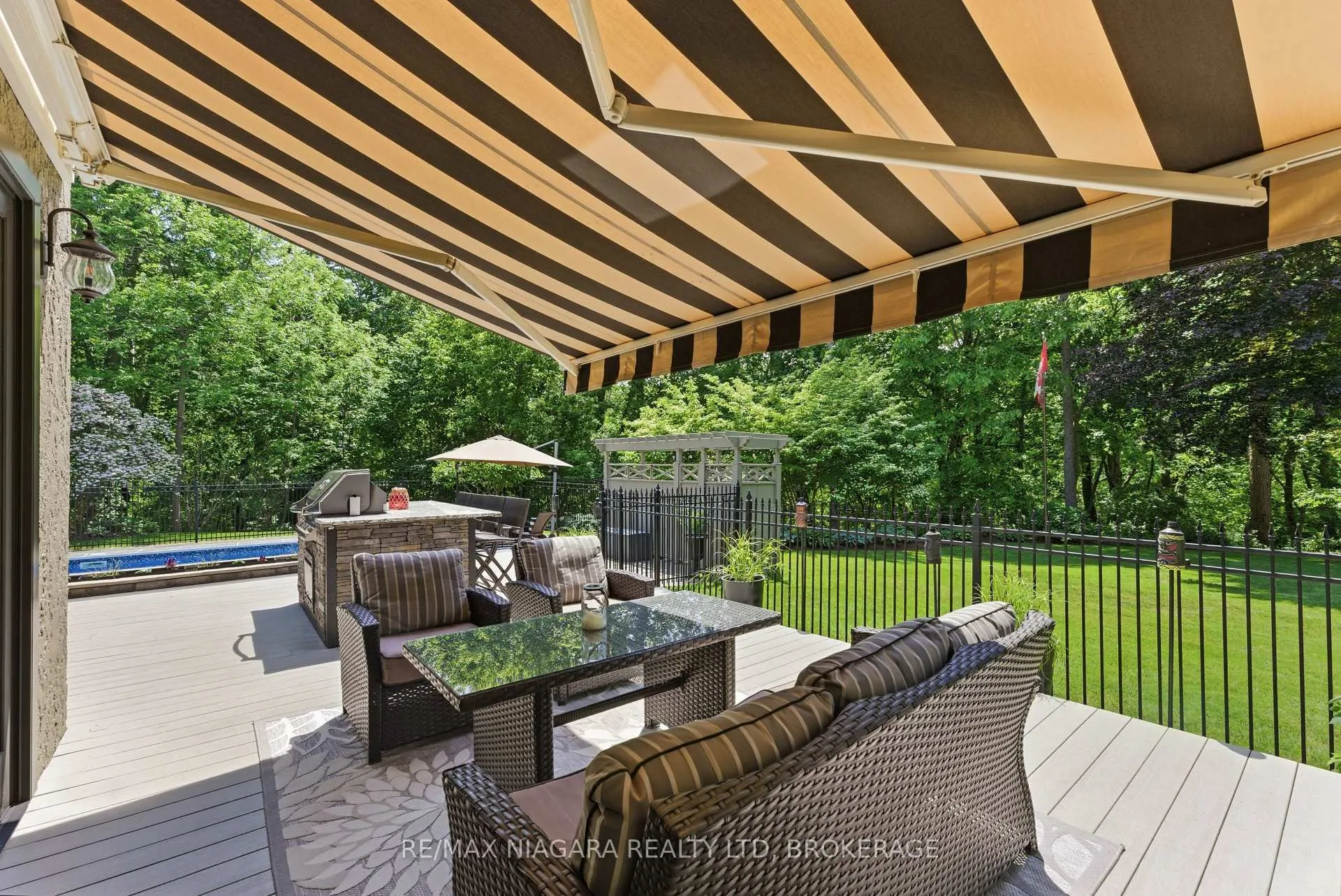 Photo 27 of 8 Giles Crescent, Pelham, Fonthill — HOMEH