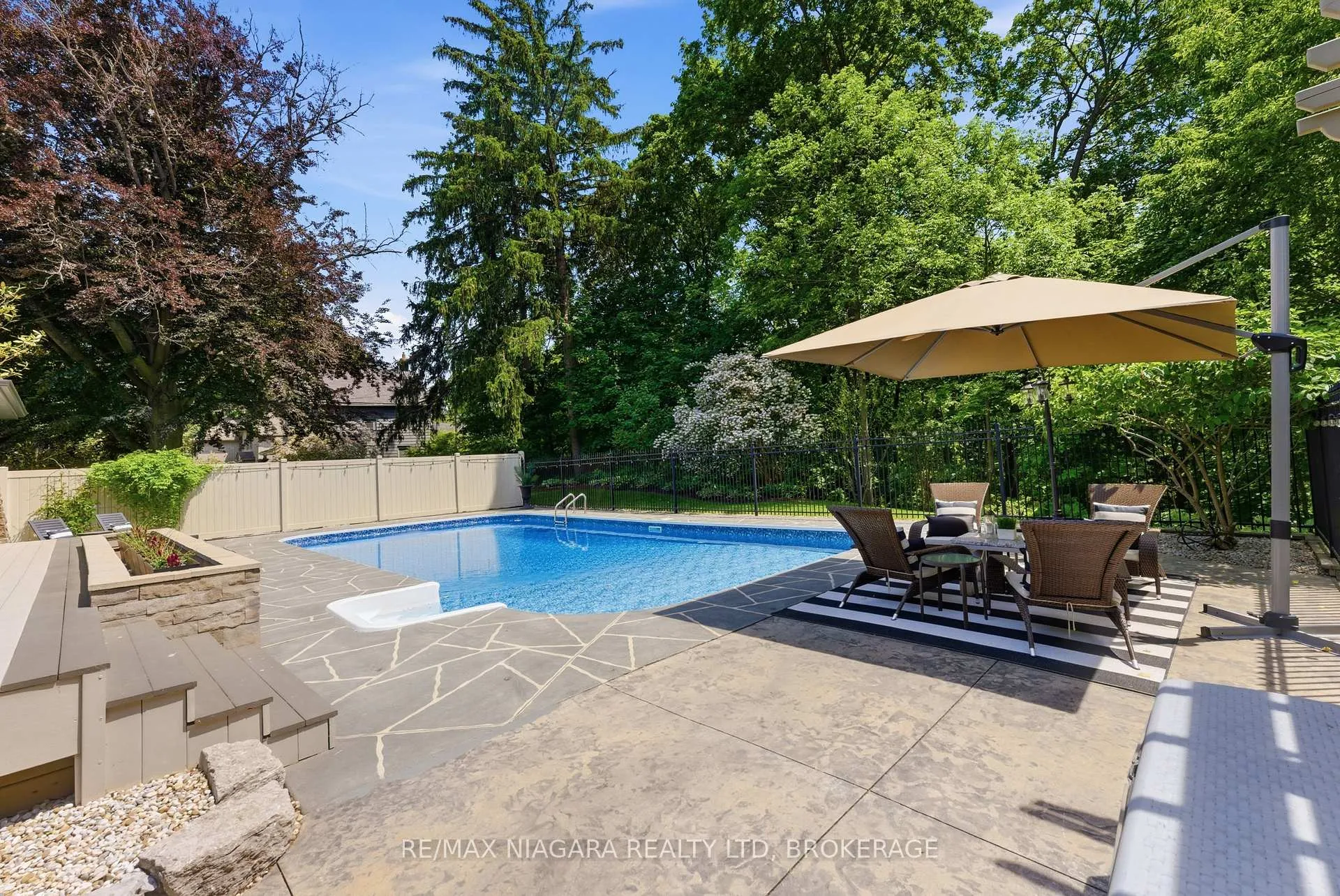 Photo 29 of 8 Giles Crescent, Pelham, Fonthill — HOMEH