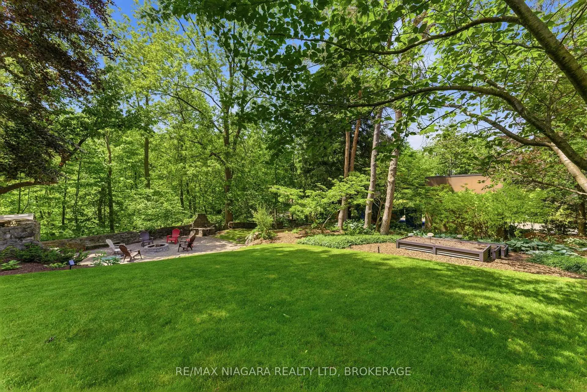 Photo 32 of 8 Giles Crescent, Pelham, Fonthill — HOMEH