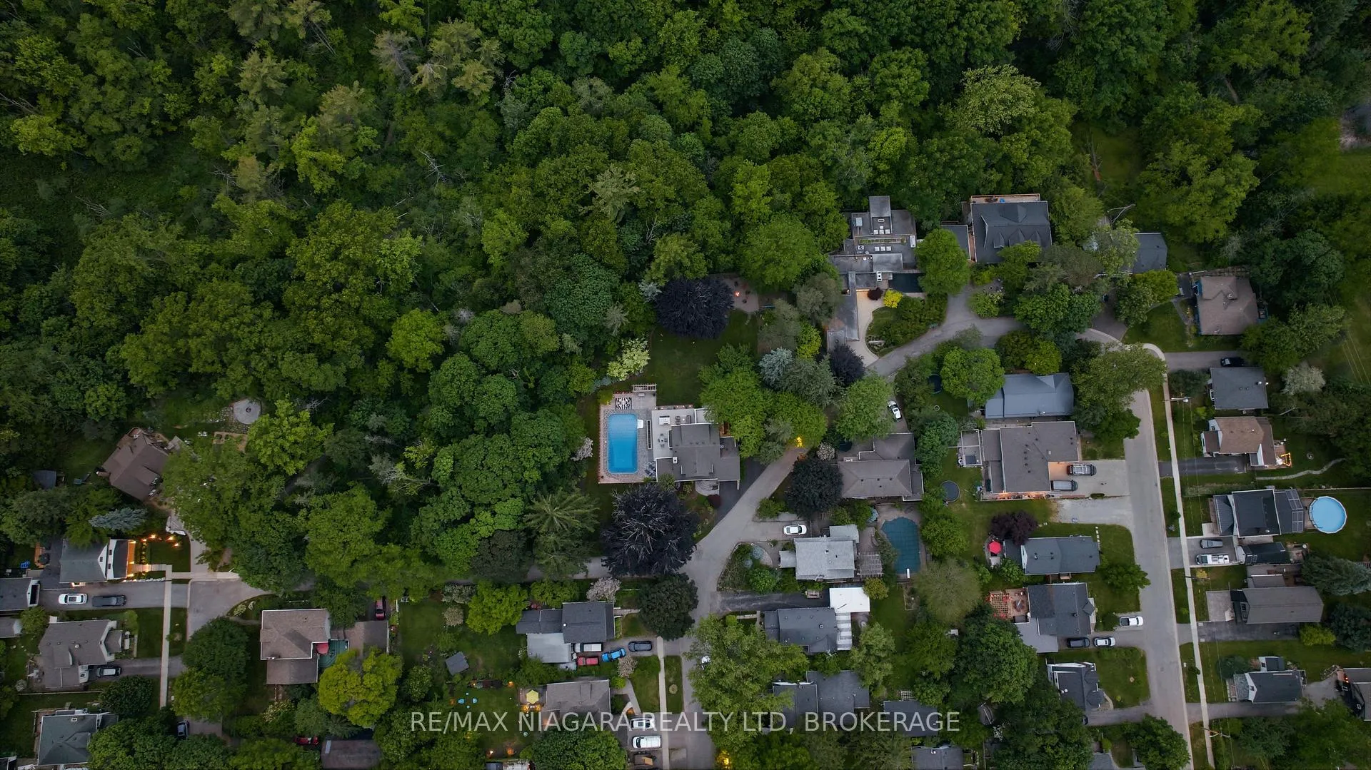 Photo 40 of 8 Giles Crescent, Pelham, Fonthill — HOMEH