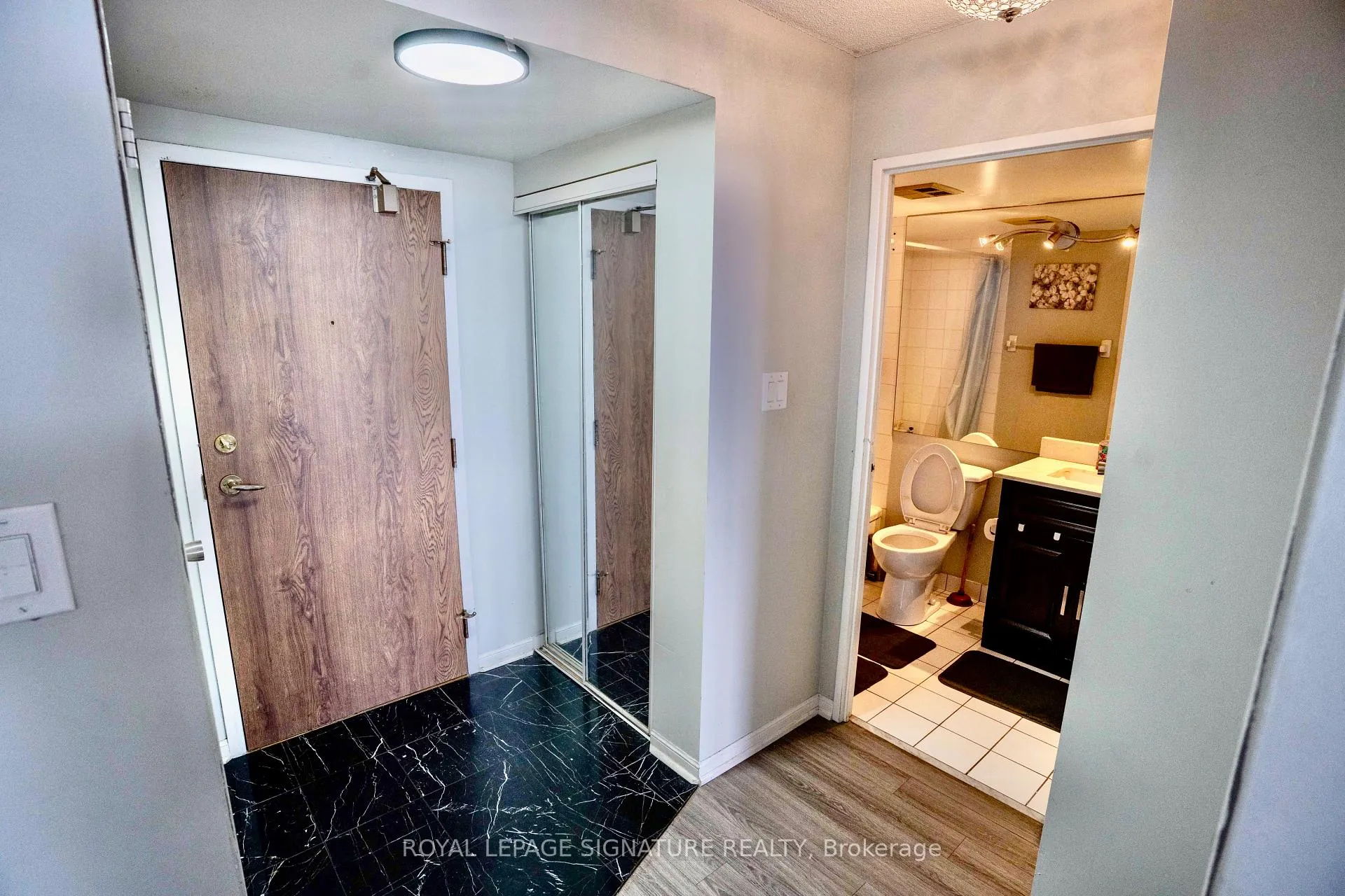 Photo 3 of Unit 1905, 550 Webb Drive, Mississauga, City Centre — HOMEH
