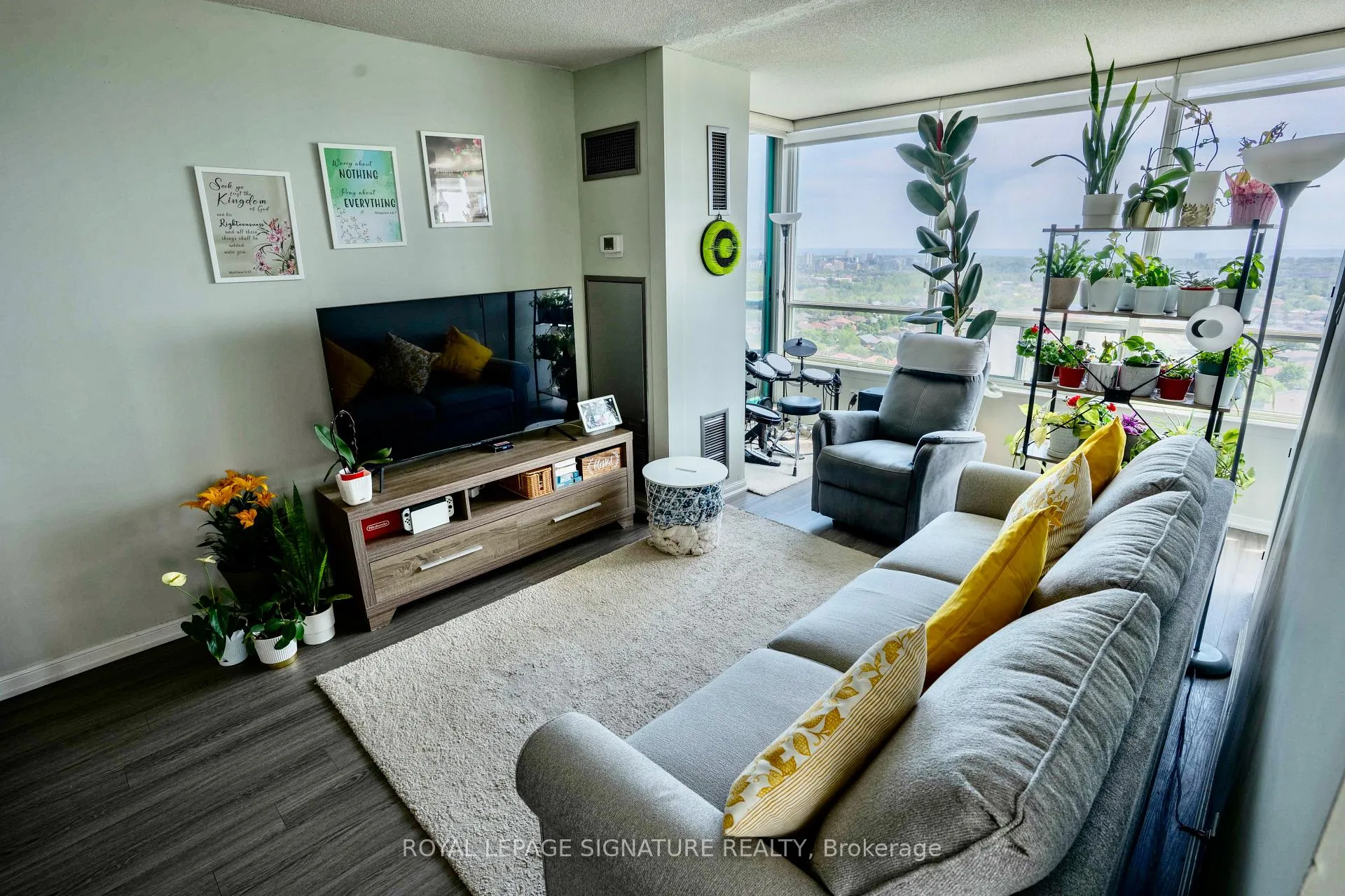 Photo 5 of Unit 1905, 550 Webb Drive, Mississauga, City Centre — HOMEH