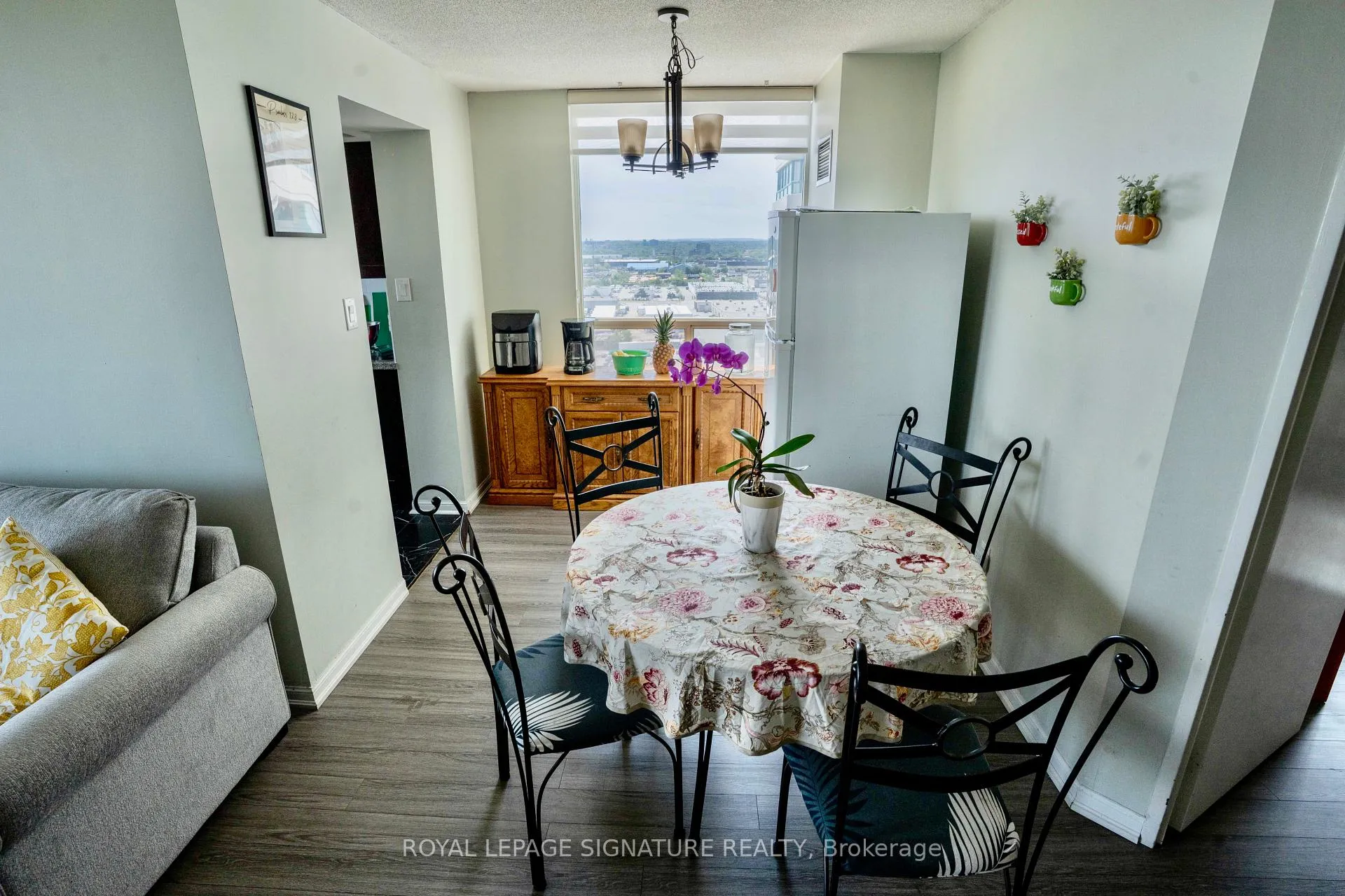 Photo 7 of Unit 1905, 550 Webb Drive, Mississauga, City Centre — HOMEH