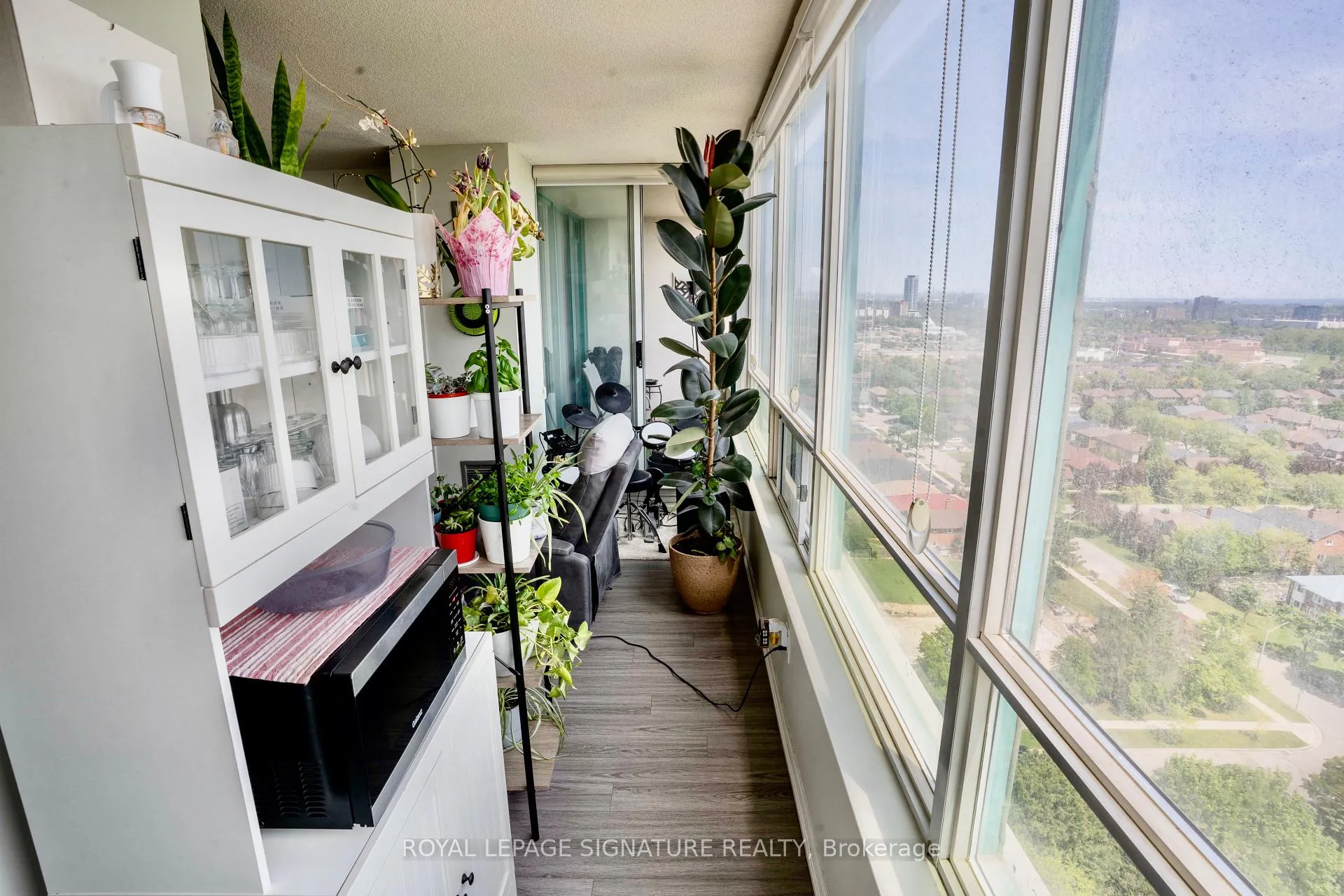 Photo 14 of Unit 1905, 550 Webb Drive, Mississauga, City Centre — HOMEH