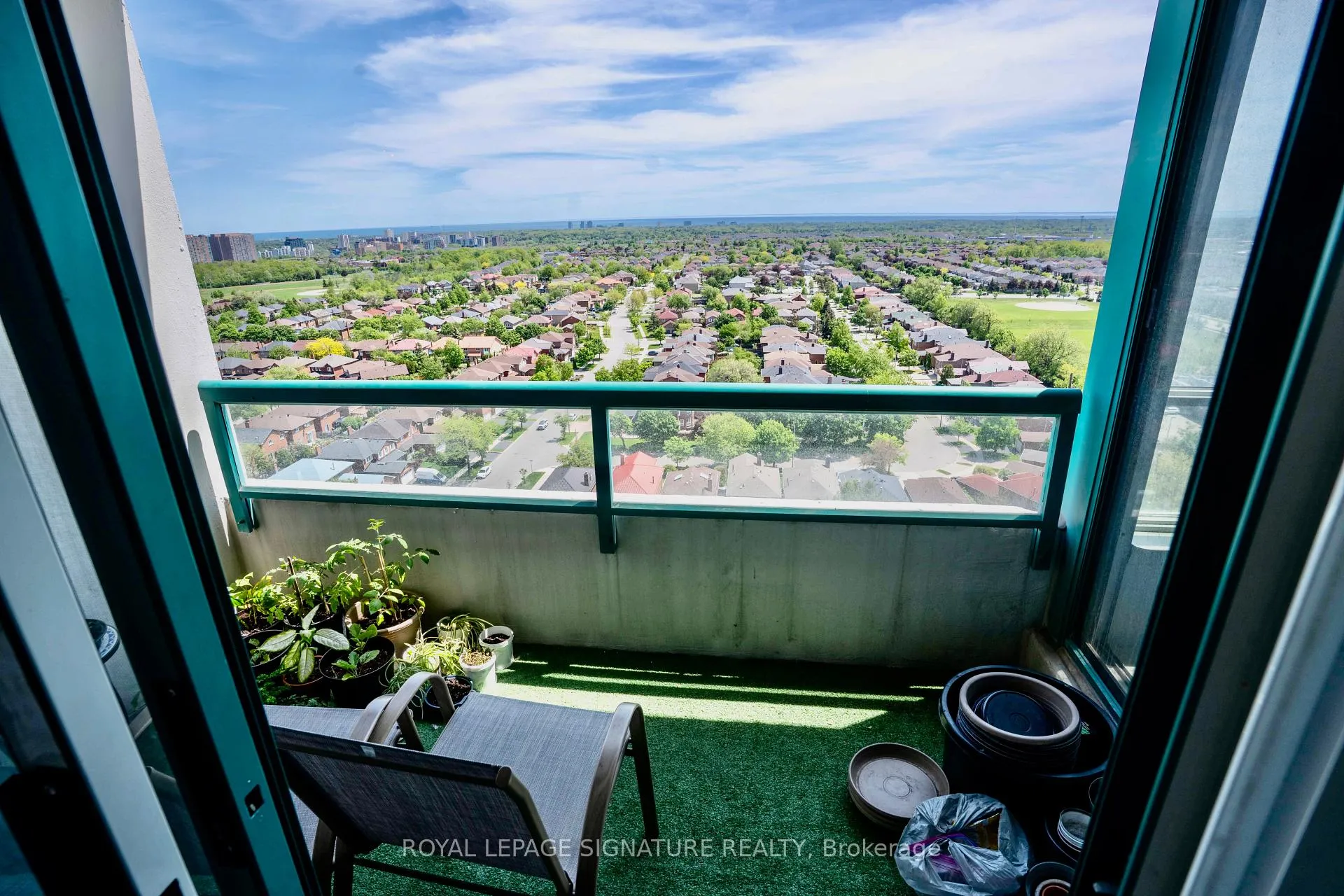 Photo 15 of Unit 1905, 550 Webb Drive, Mississauga, City Centre — HOMEH