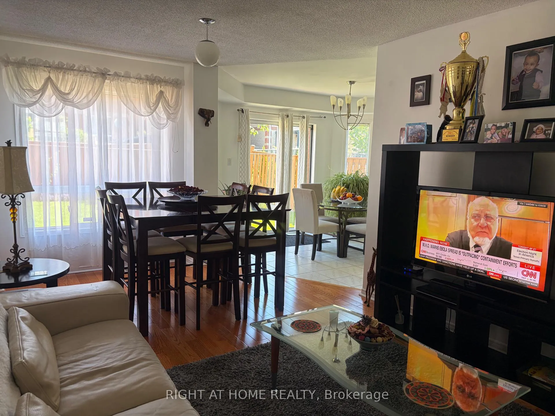 Photo 8 of 40 Vogue Street, Markham, Rouge River Estates — HOMEH