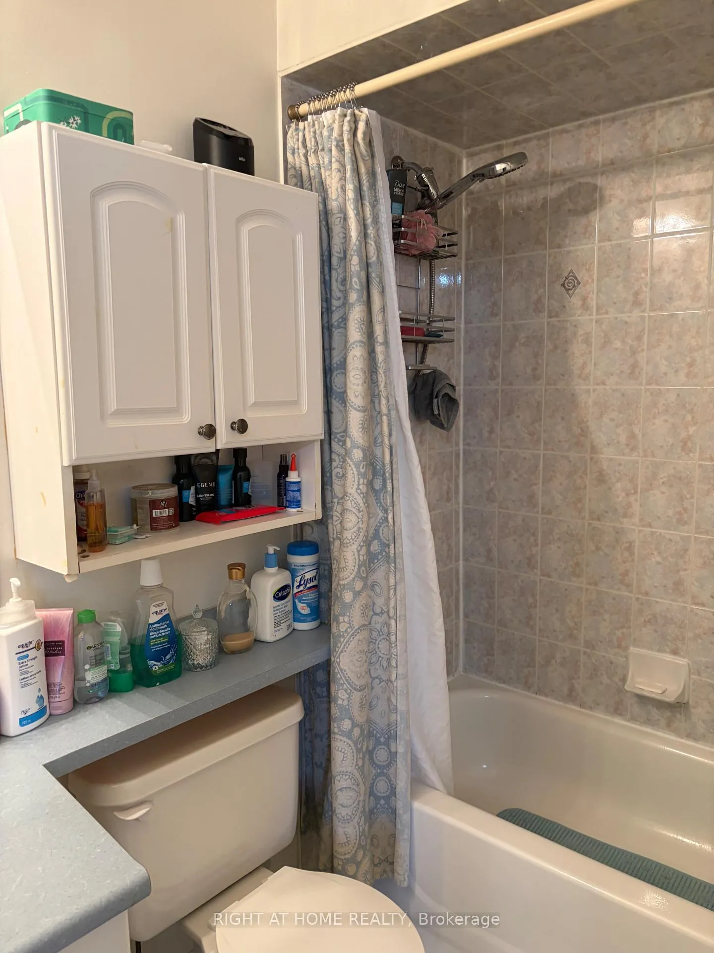 Photo 15 of 40 Vogue Street, Markham, Rouge River Estates — HOMEH