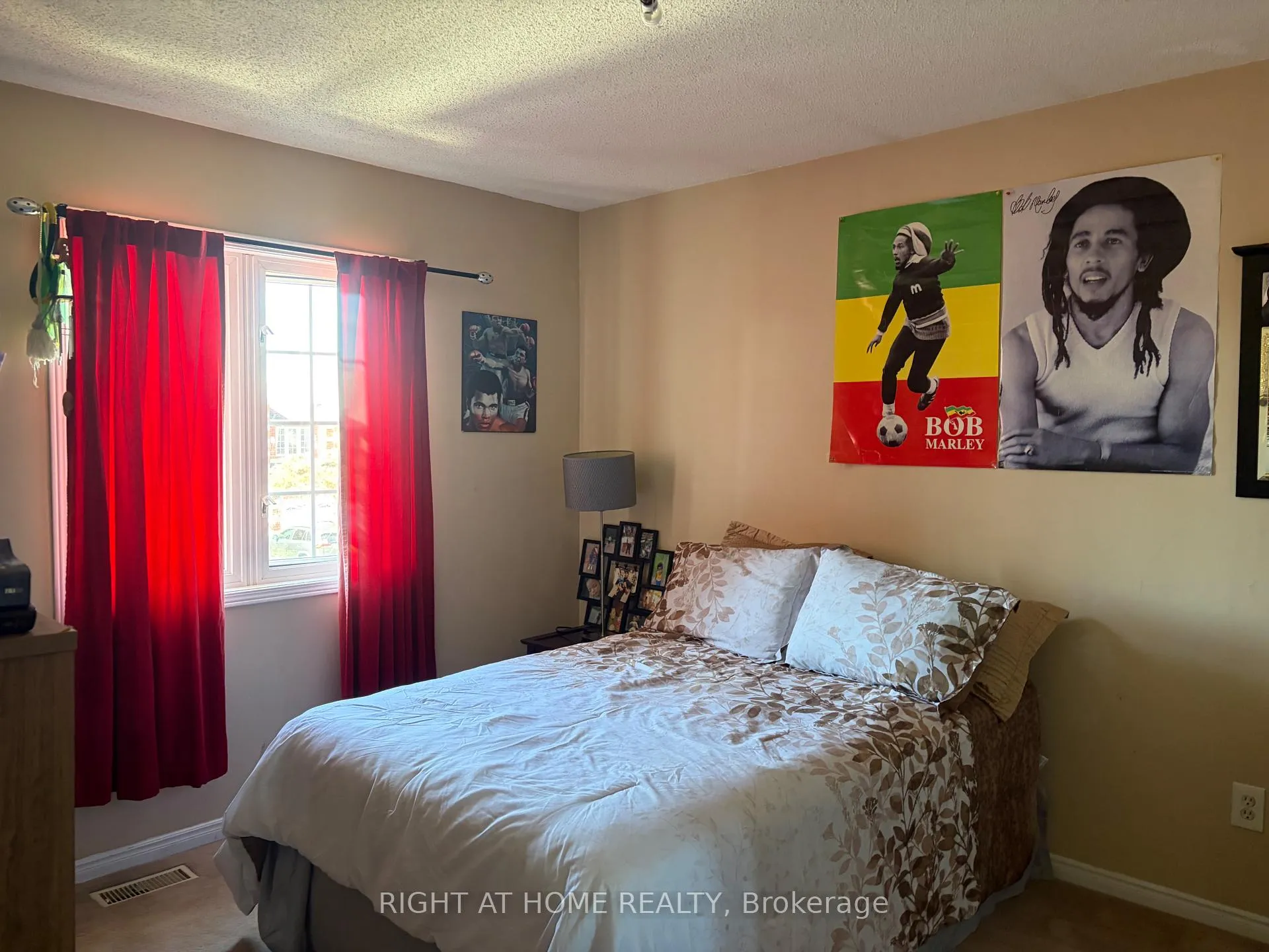 Photo 16 of 40 Vogue Street, Markham, Rouge River Estates — HOMEH