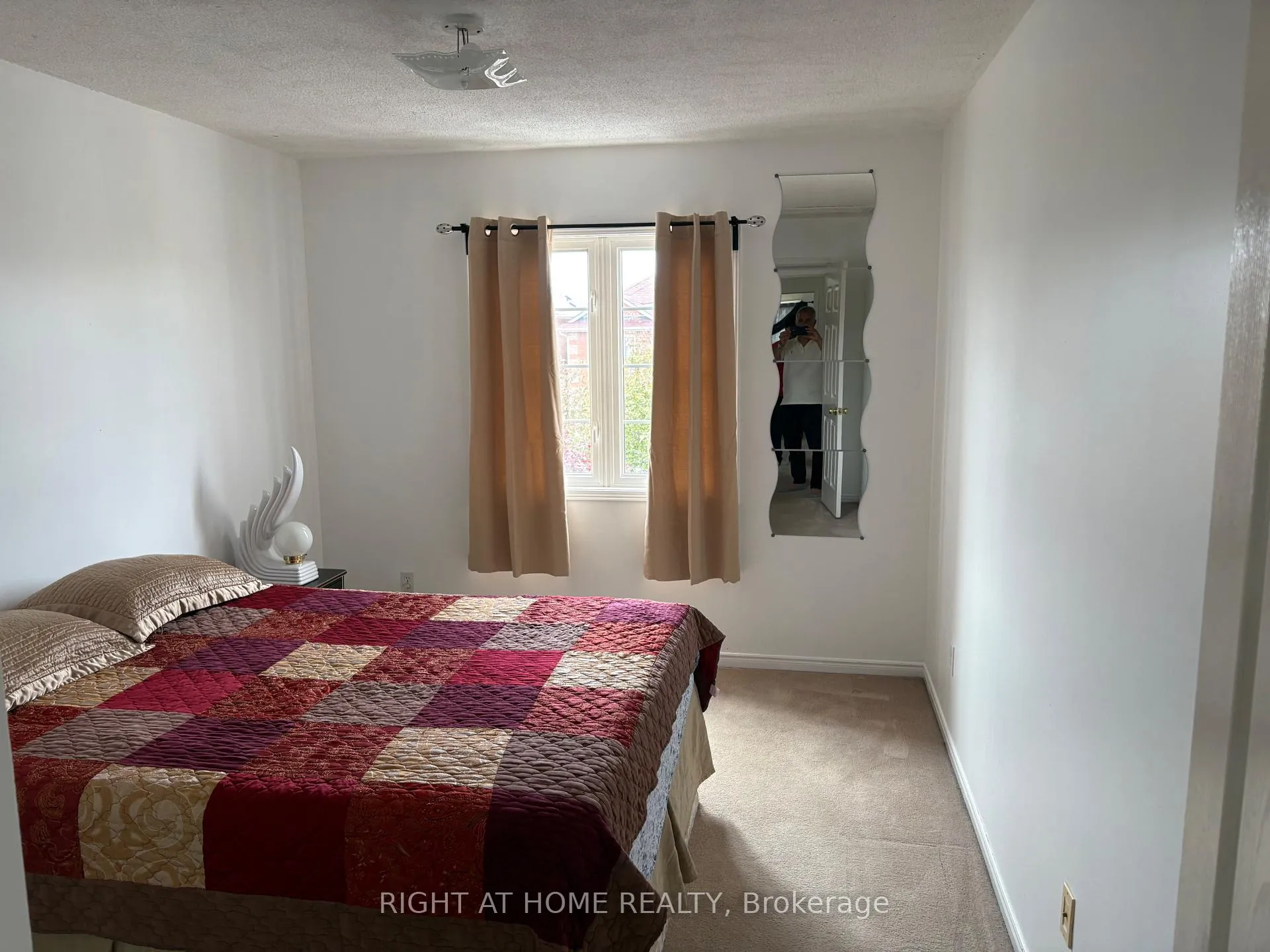 Photo 27 of 40 Vogue Street, Markham, Rouge River Estates — HOMEH