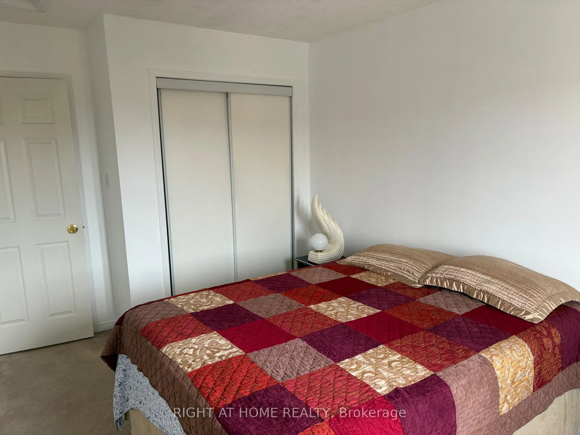 Photo 18 of 40 Vogue Street, Markham, Rouge River Estates — HOMEH
