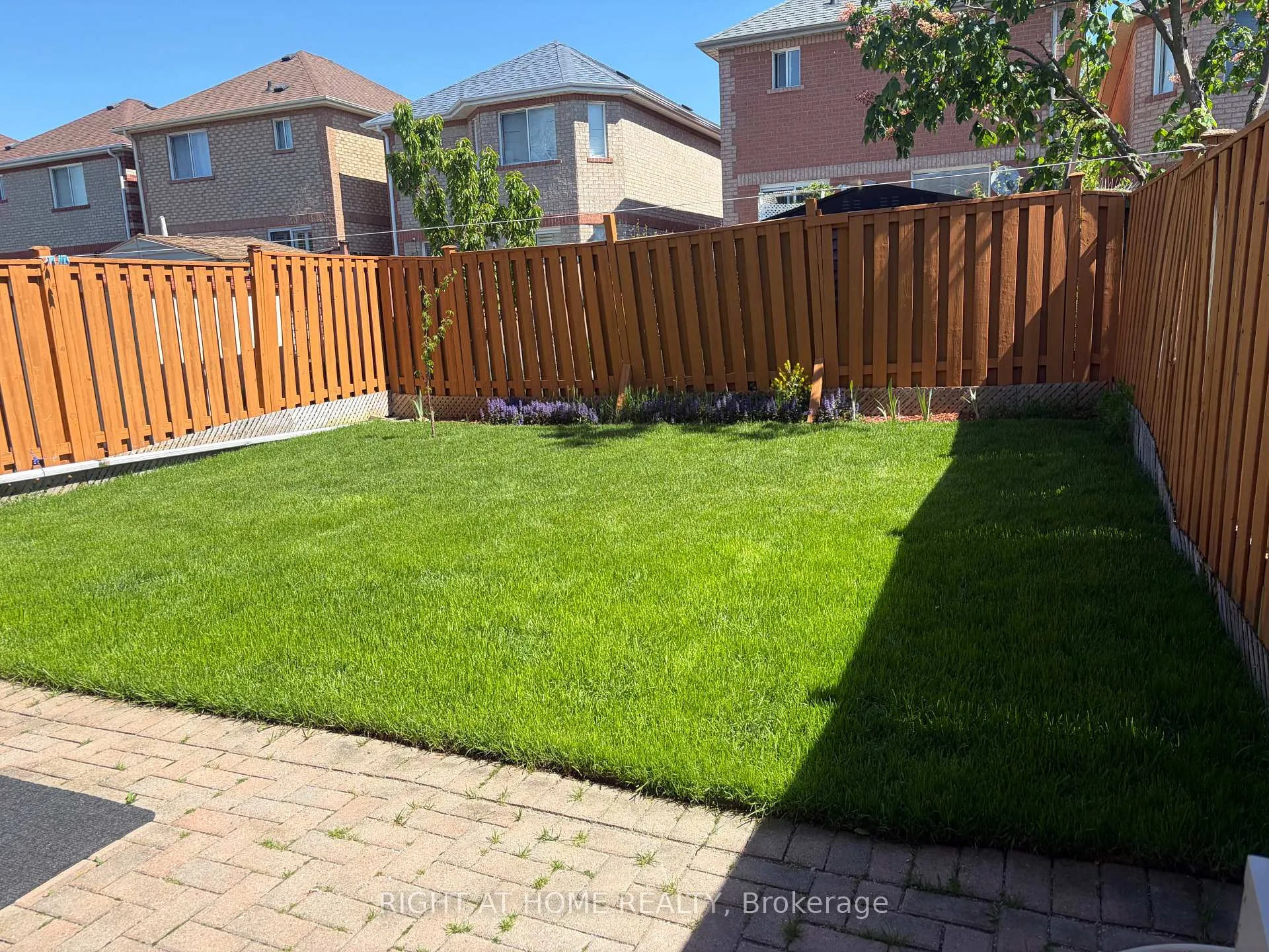 Photo 25 of 40 Vogue Street, Markham, Rouge River Estates — HOMEH