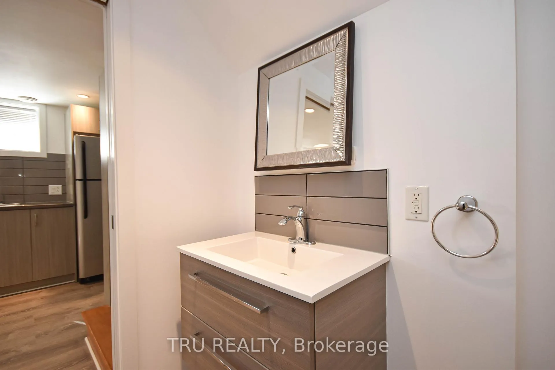 Photo 19 of Unit B, 1847 Walkley Road, Ottawa, Guildwood Estates - Urbandale Acres — HOMEH