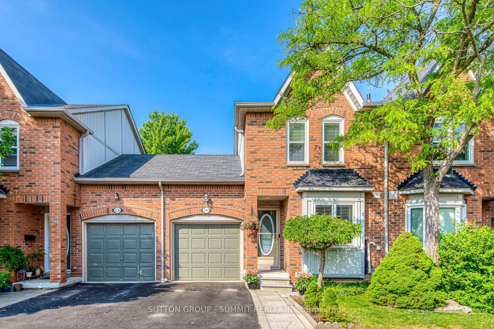 Photo 2 of 5865 Dalebrook Crescent, Mississauga, Central Erin Mills — HOMEH