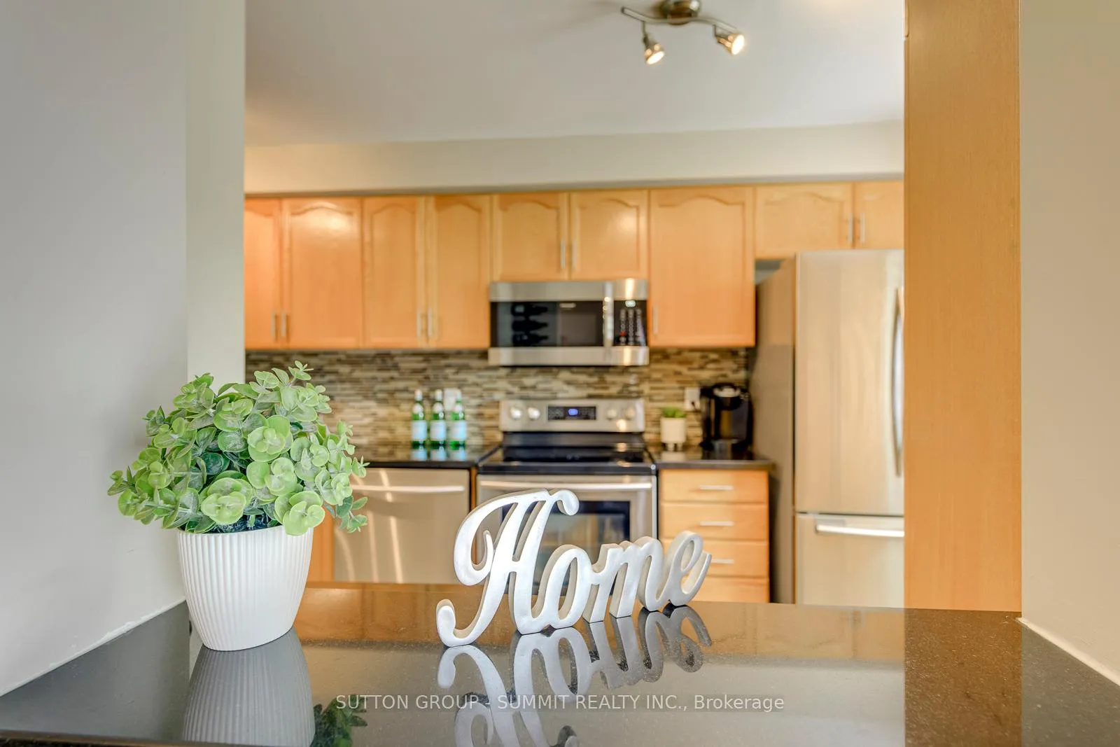 Photo 5 of 5865 Dalebrook Crescent, Mississauga, Central Erin Mills — HOMEH