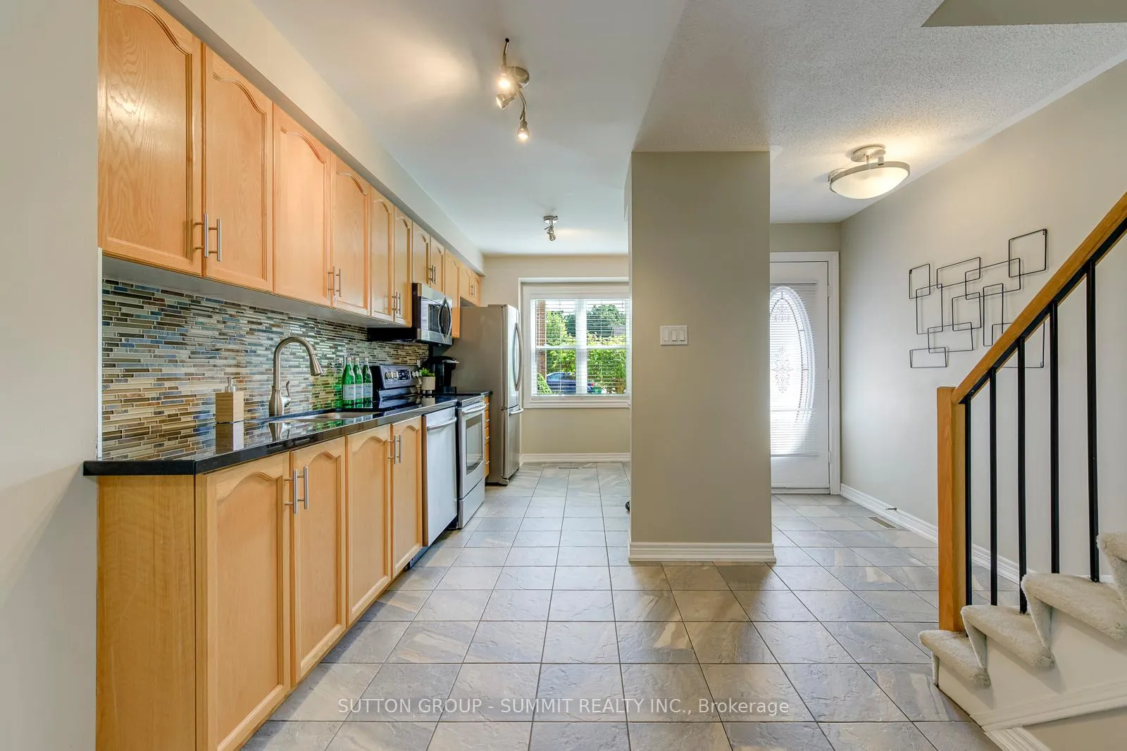 Photo 6 of 5865 Dalebrook Crescent, Mississauga, Central Erin Mills — HOMEH