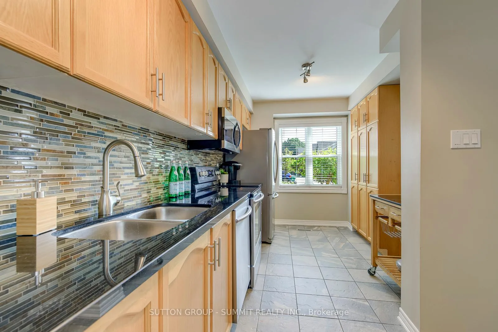 Photo 8 of 5865 Dalebrook Crescent, Mississauga, Central Erin Mills — HOMEH