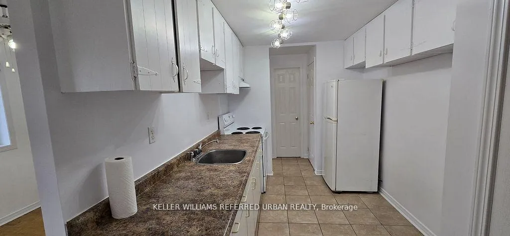 Photo 3 of Unit 4, 303 Frontenac Avenue, Oshawa, Vanier — HOMEH
