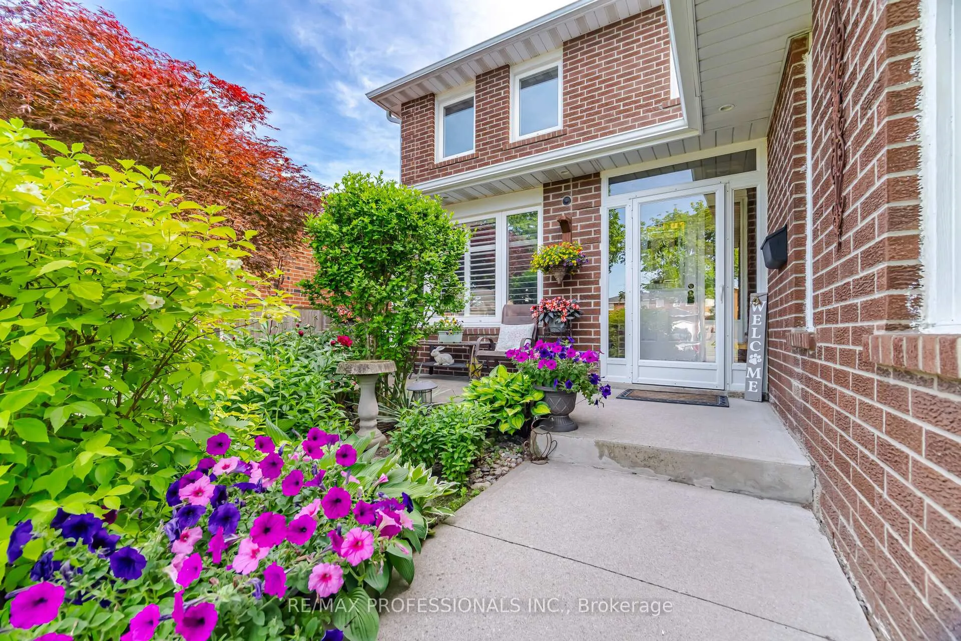 Photo 3 of 40 Braidwood Lake Road, Brampton, Heart Lake West — HOMEH