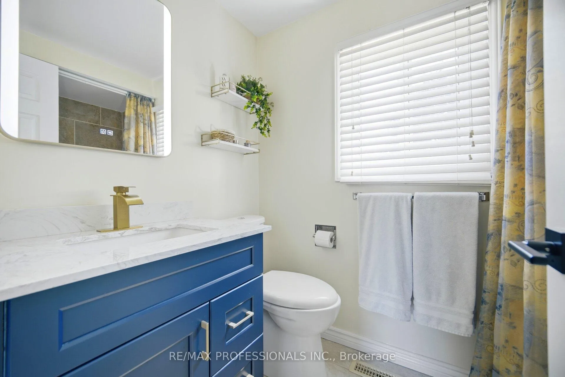 Photo 24 of 40 Braidwood Lake Road, Brampton, Heart Lake West — HOMEH