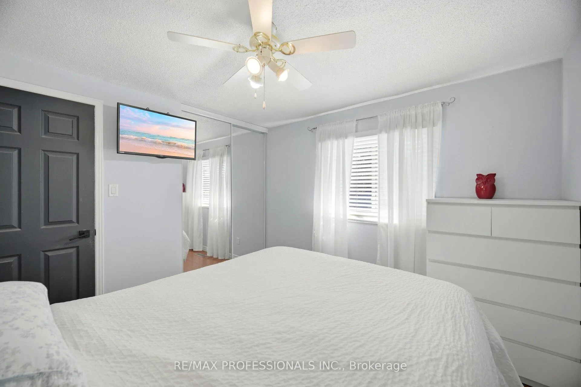 Photo 27 of 40 Braidwood Lake Road, Brampton, Heart Lake West — HOMEH