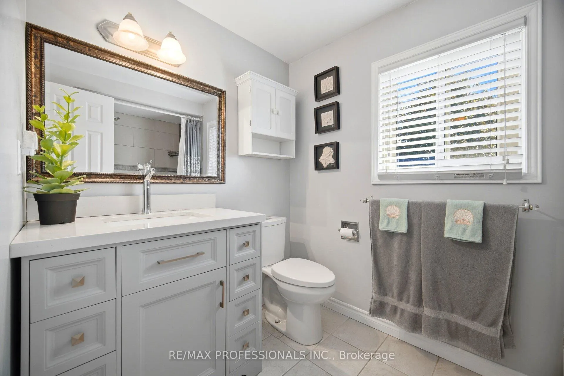Photo 31 of 40 Braidwood Lake Road, Brampton, Heart Lake West — HOMEH