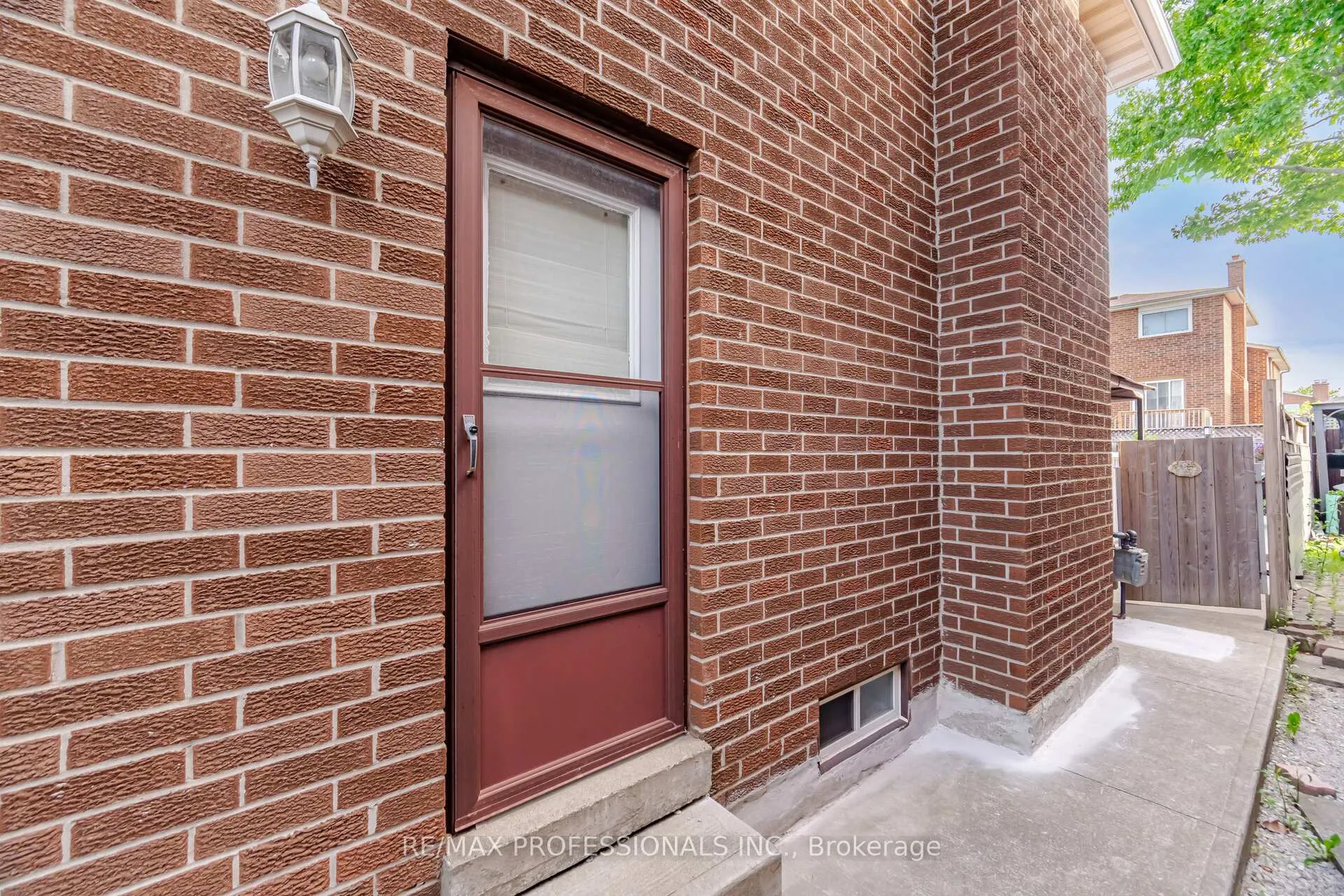Photo 42 of 40 Braidwood Lake Road, Brampton, Heart Lake West — HOMEH