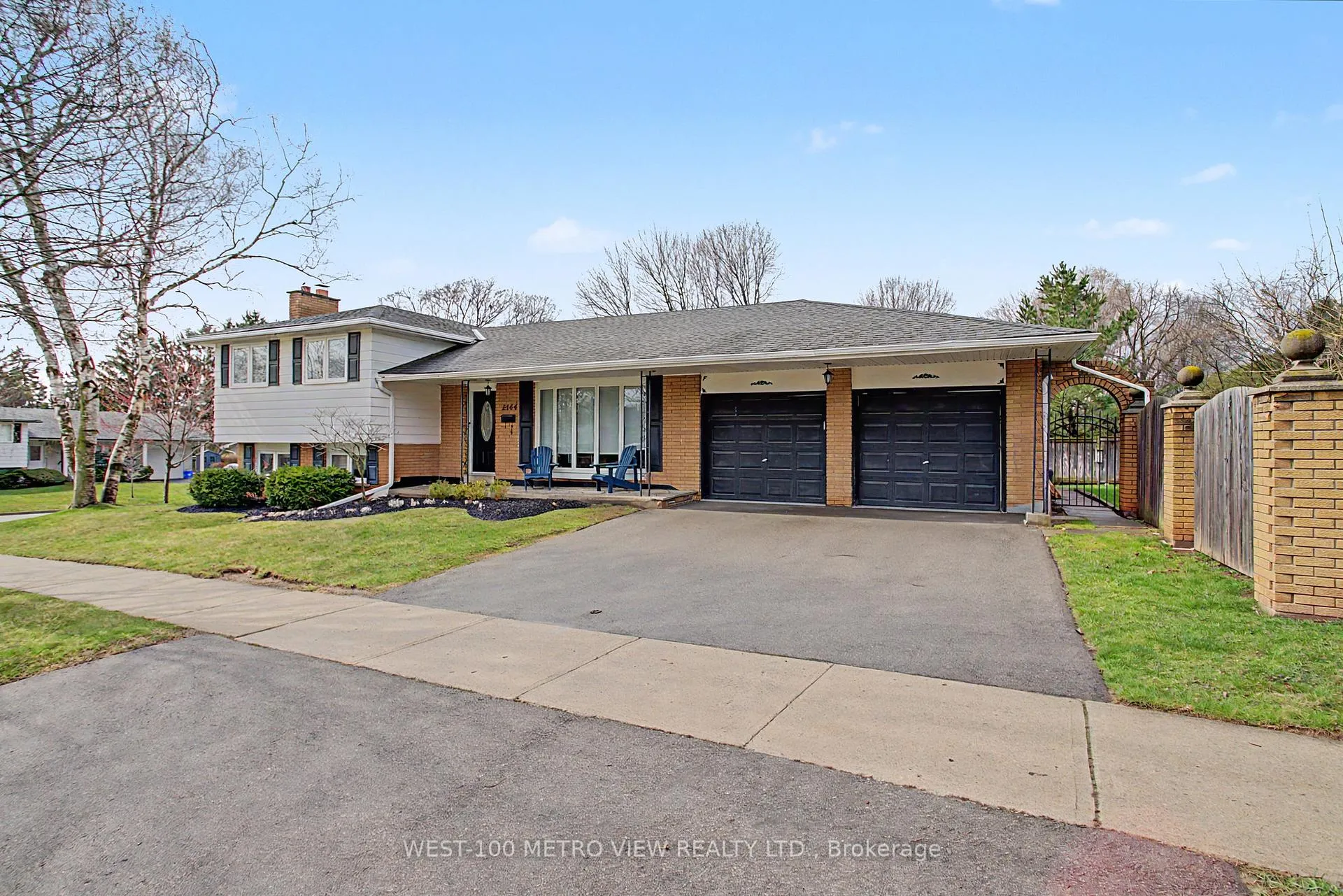 Photo 1 of 2144 Sandringham Drive, Burlington, Brant Hills — HOMEH