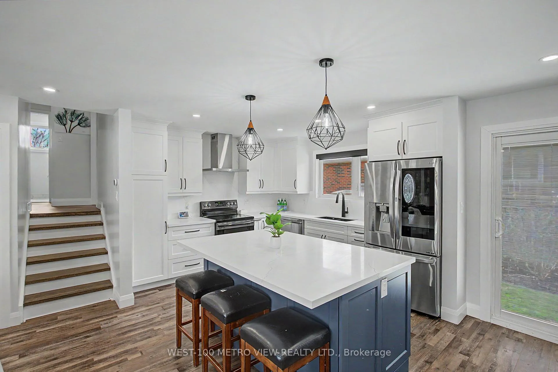 Photo 7 of 2144 Sandringham Drive, Burlington, Brant Hills — HOMEH