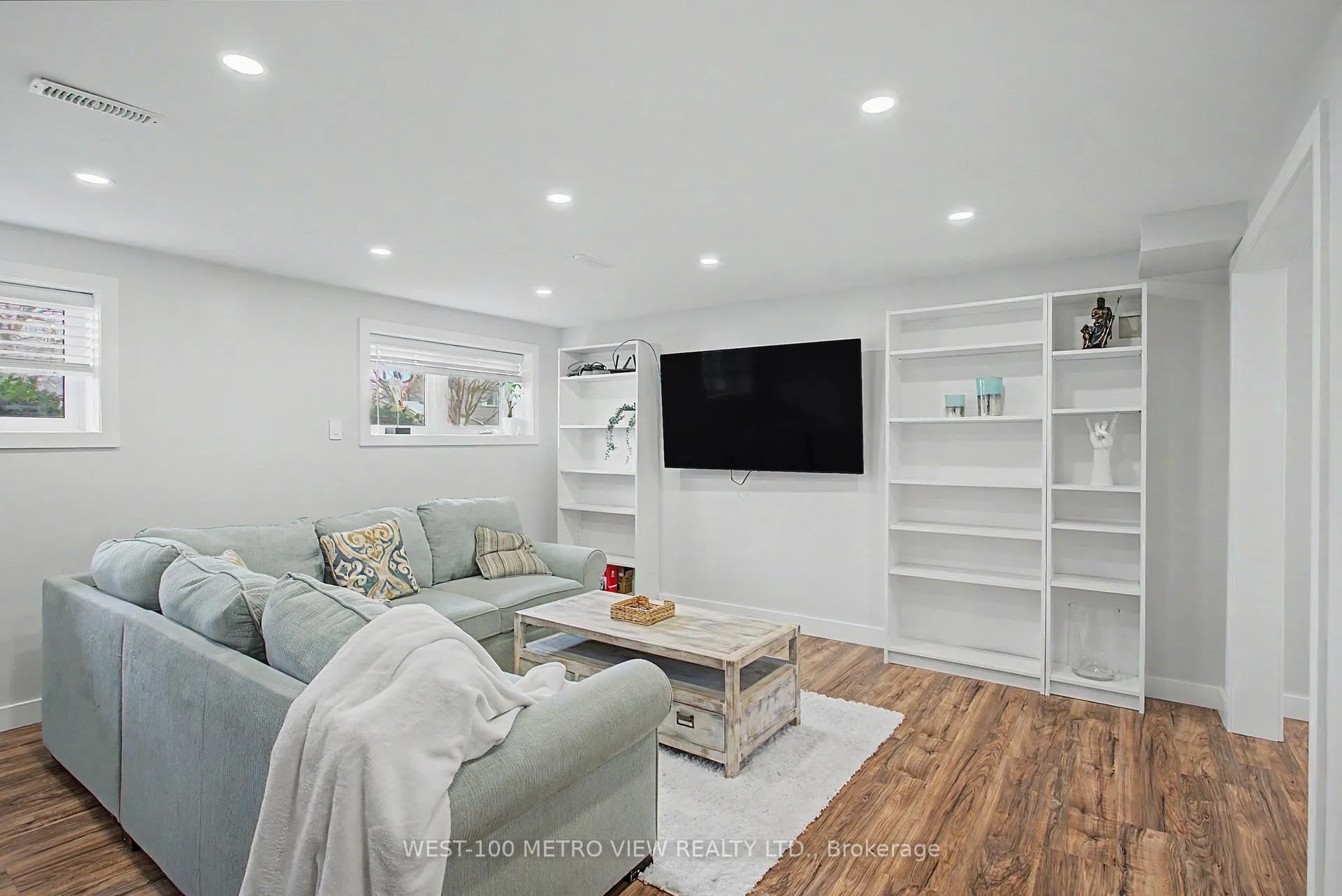 Photo 16 of 2144 Sandringham Drive, Burlington, Brant Hills — HOMEH