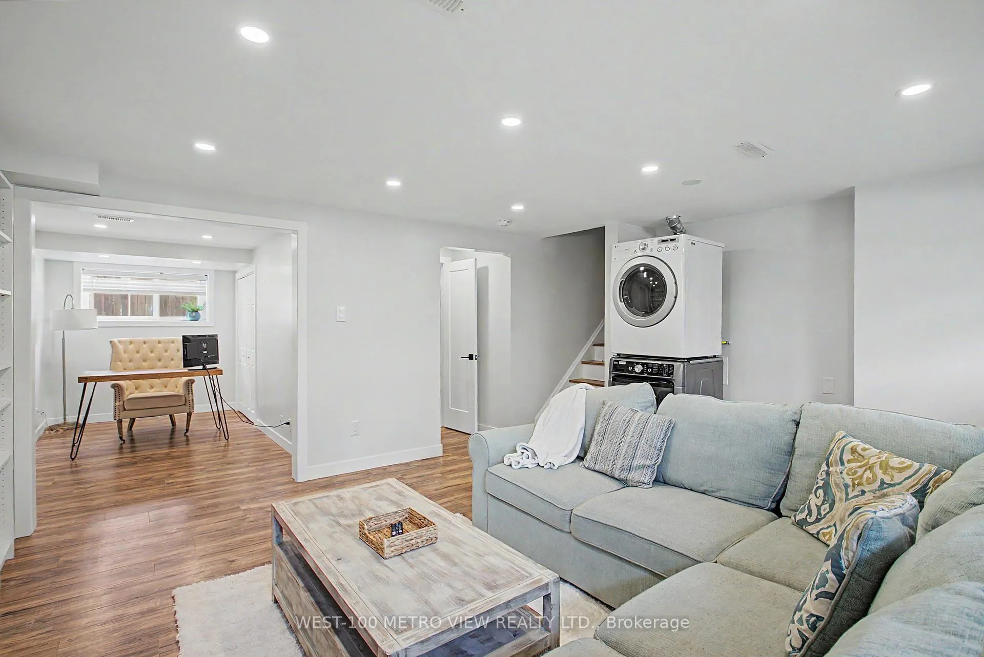 Photo 18 of 2144 Sandringham Drive, Burlington, Brant Hills — HOMEH