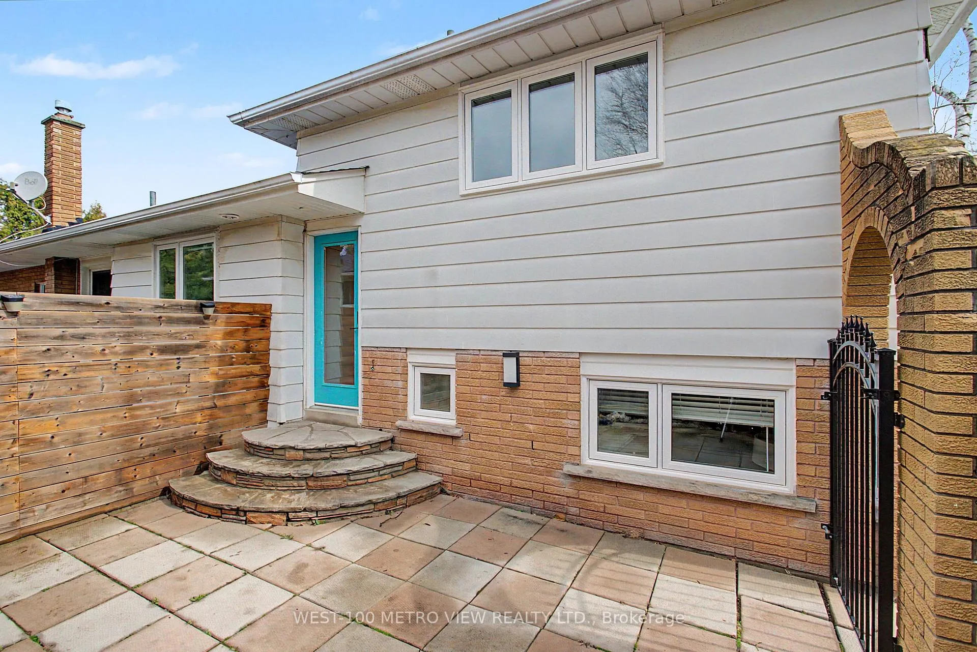 Photo 21 of 2144 Sandringham Drive, Burlington, Brant Hills — HOMEH